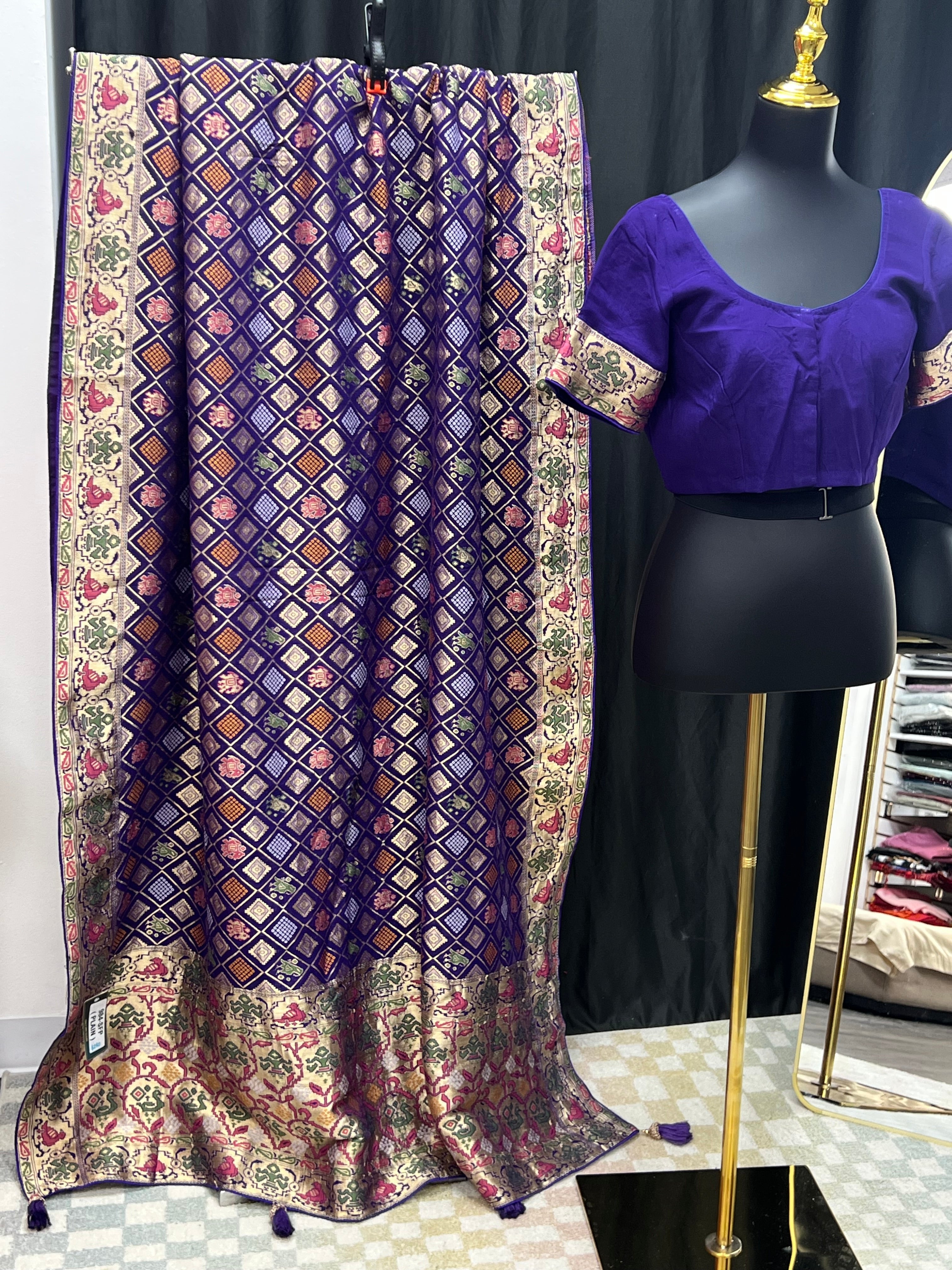 Patola bandhani saree with ready to wear blouse