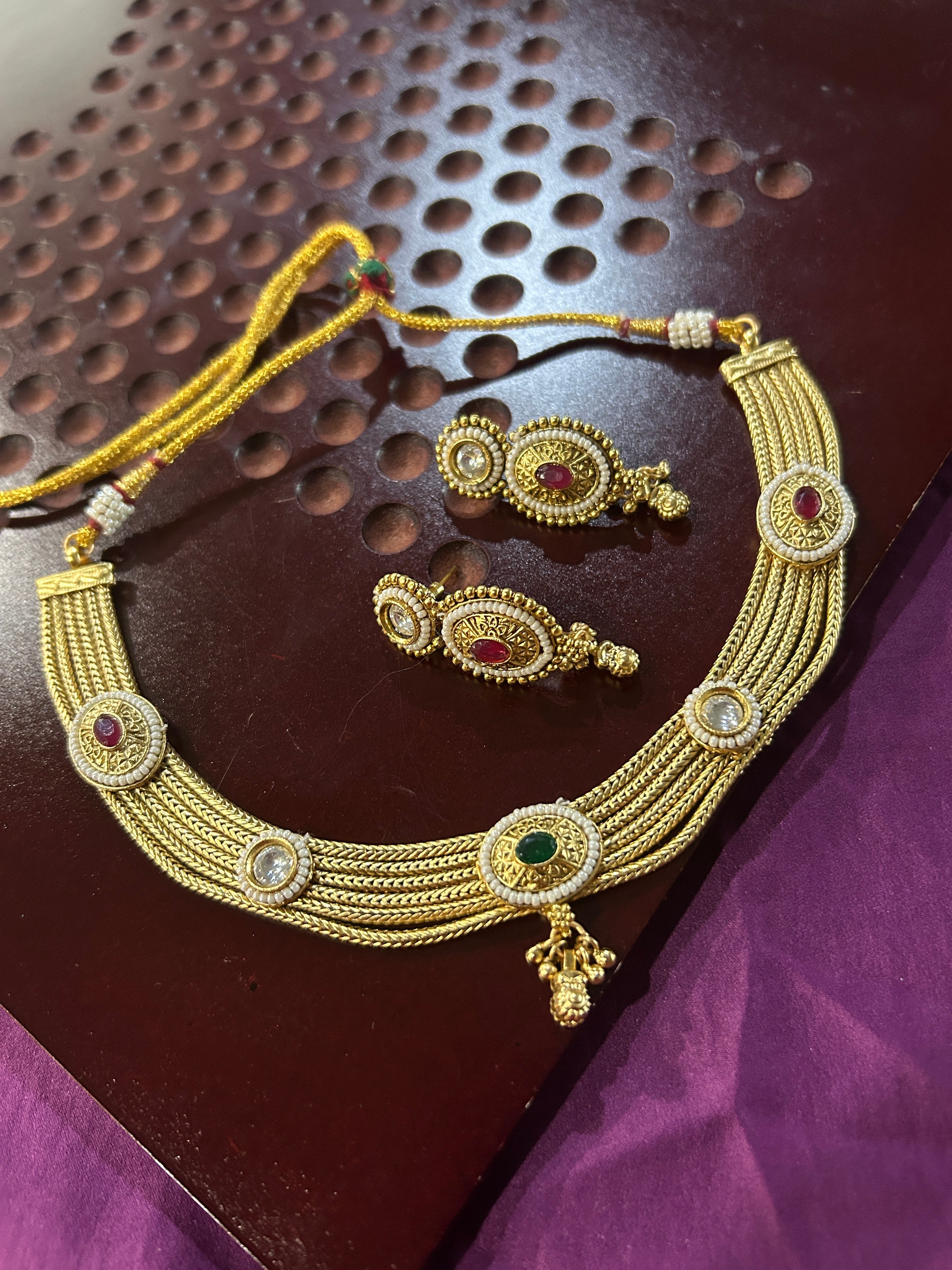 Matt gold necklace set
