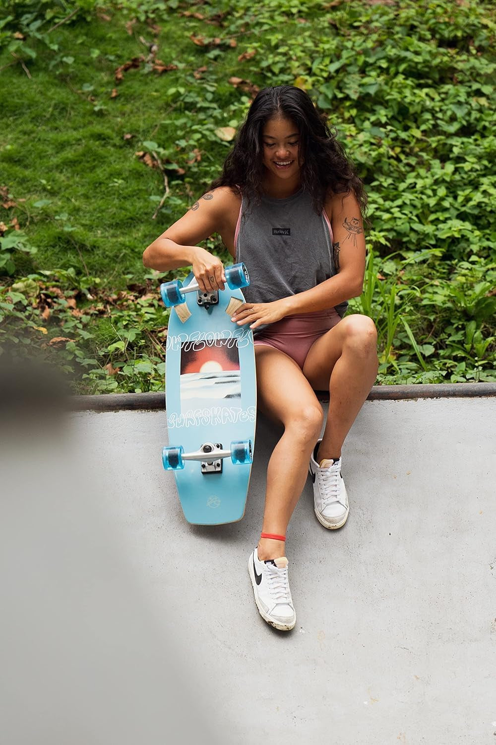 Cruiser - 29"X10" 7-Ply North American Maple Deck, Carving Truck, Fully Assembled, Supports up to 275 Lbs for Surf-Like Carving