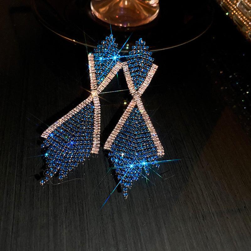 CRYSTAL CLAW