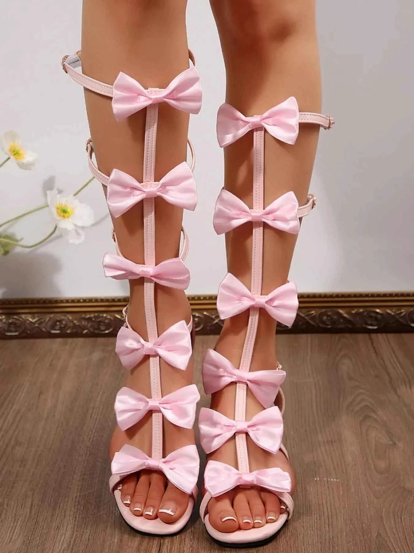 Chic Bow Heels: Strappy Sandals