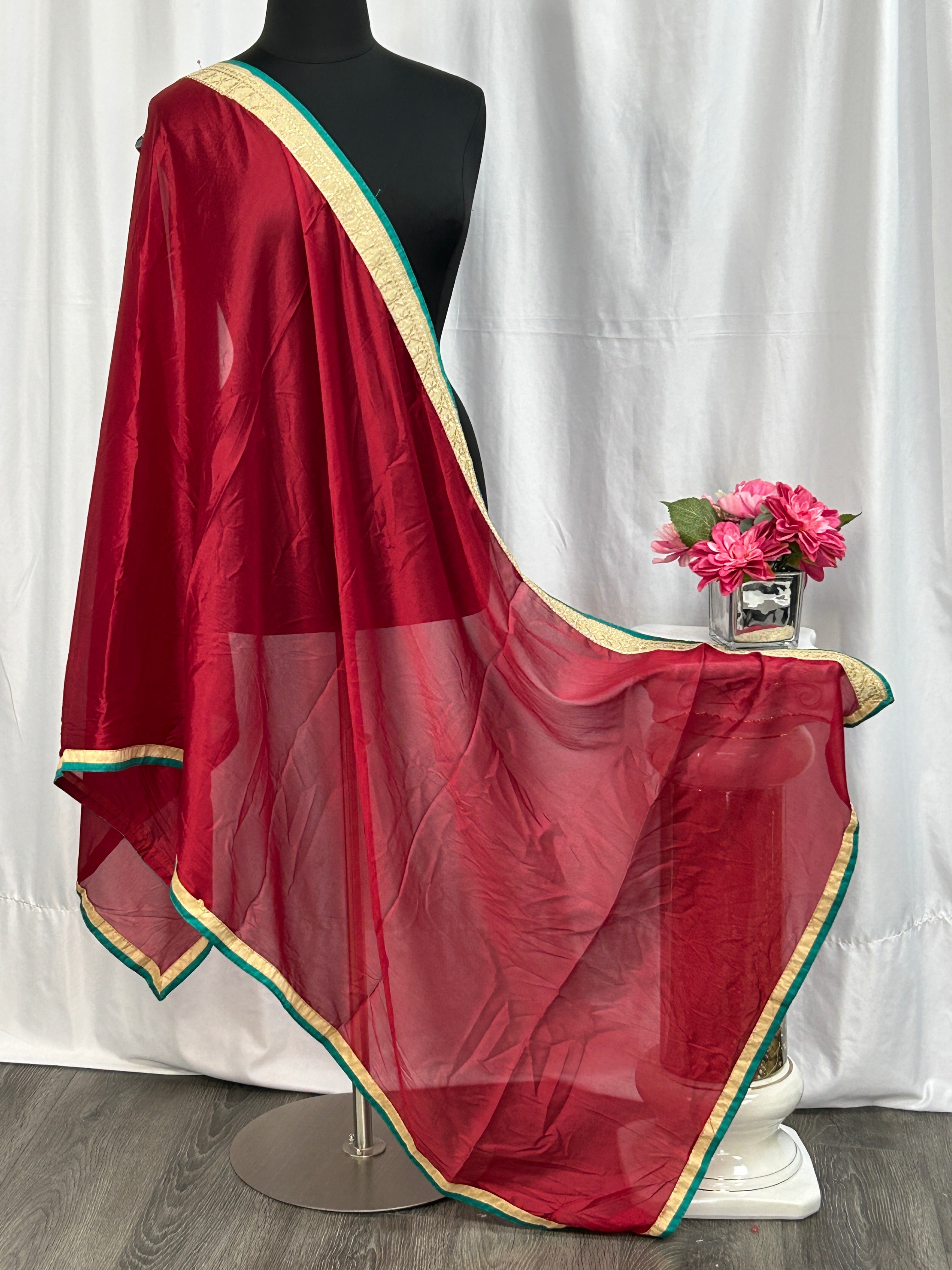 Maroon dupatta: chiffon