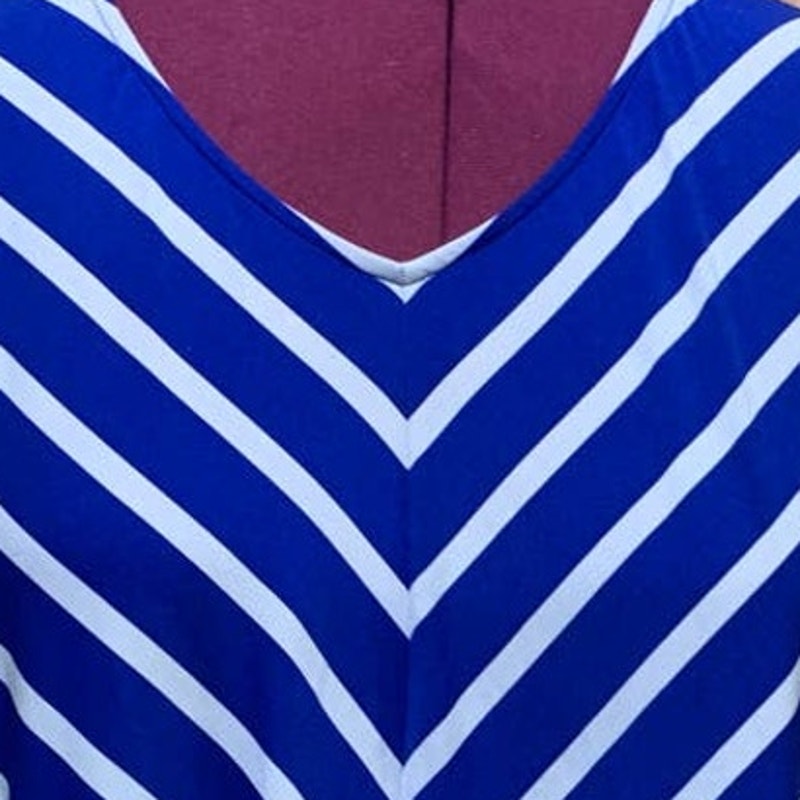 Croft & Barrow 2X Short Sleeve Blue Chevron Stripe Flowy Stretchy Polyester Top