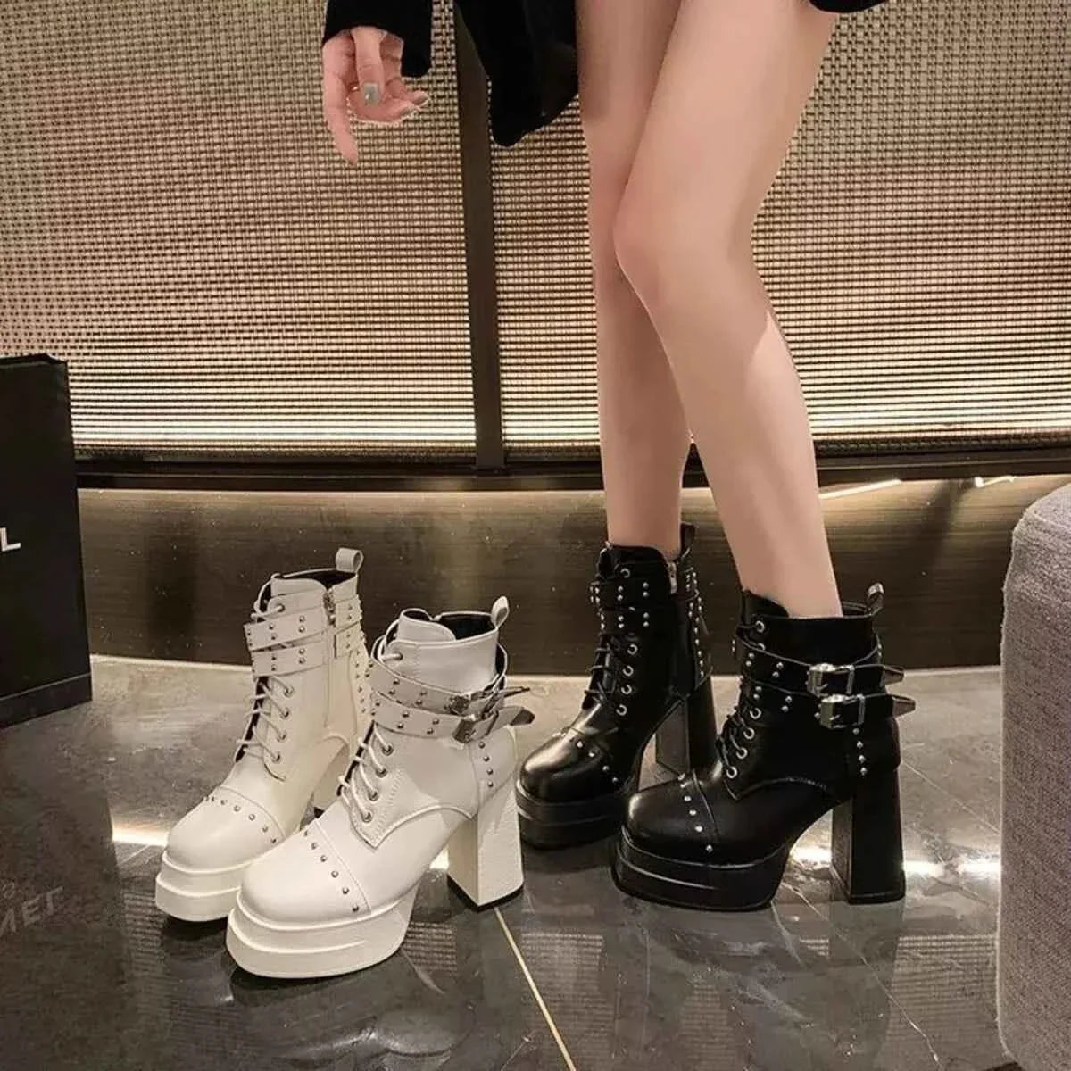 Elegant Round Toe Block : Heels Boots