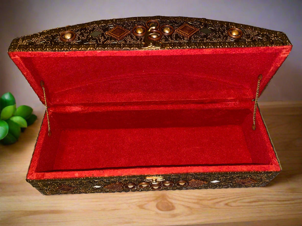 VINTAGE HANDMADE CLASSIC JEWELRY CHEST