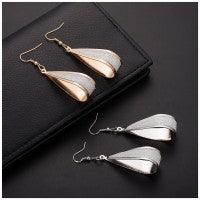 SHIMMER STUDS