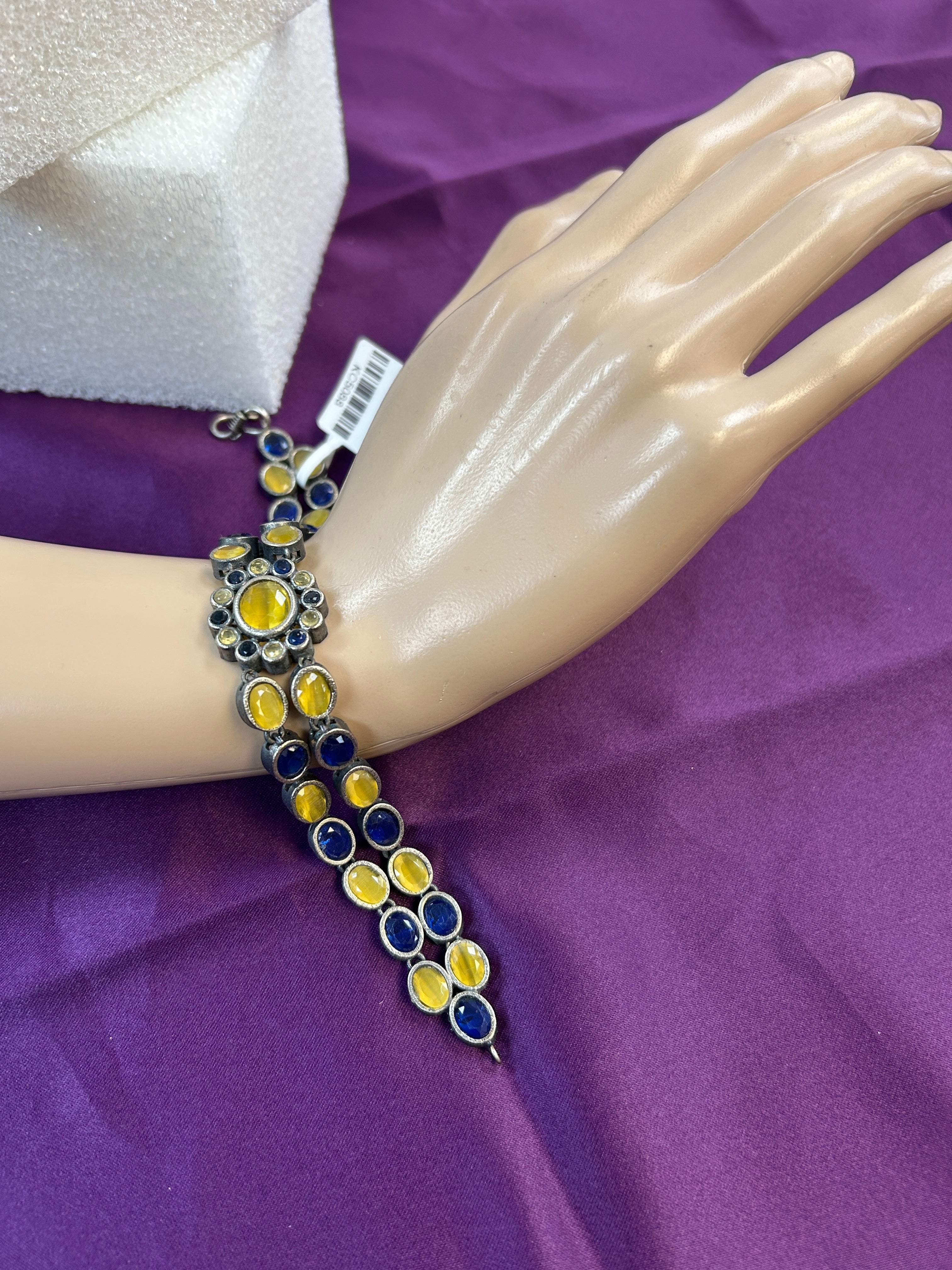 Bracelet: stones with oxidized silver