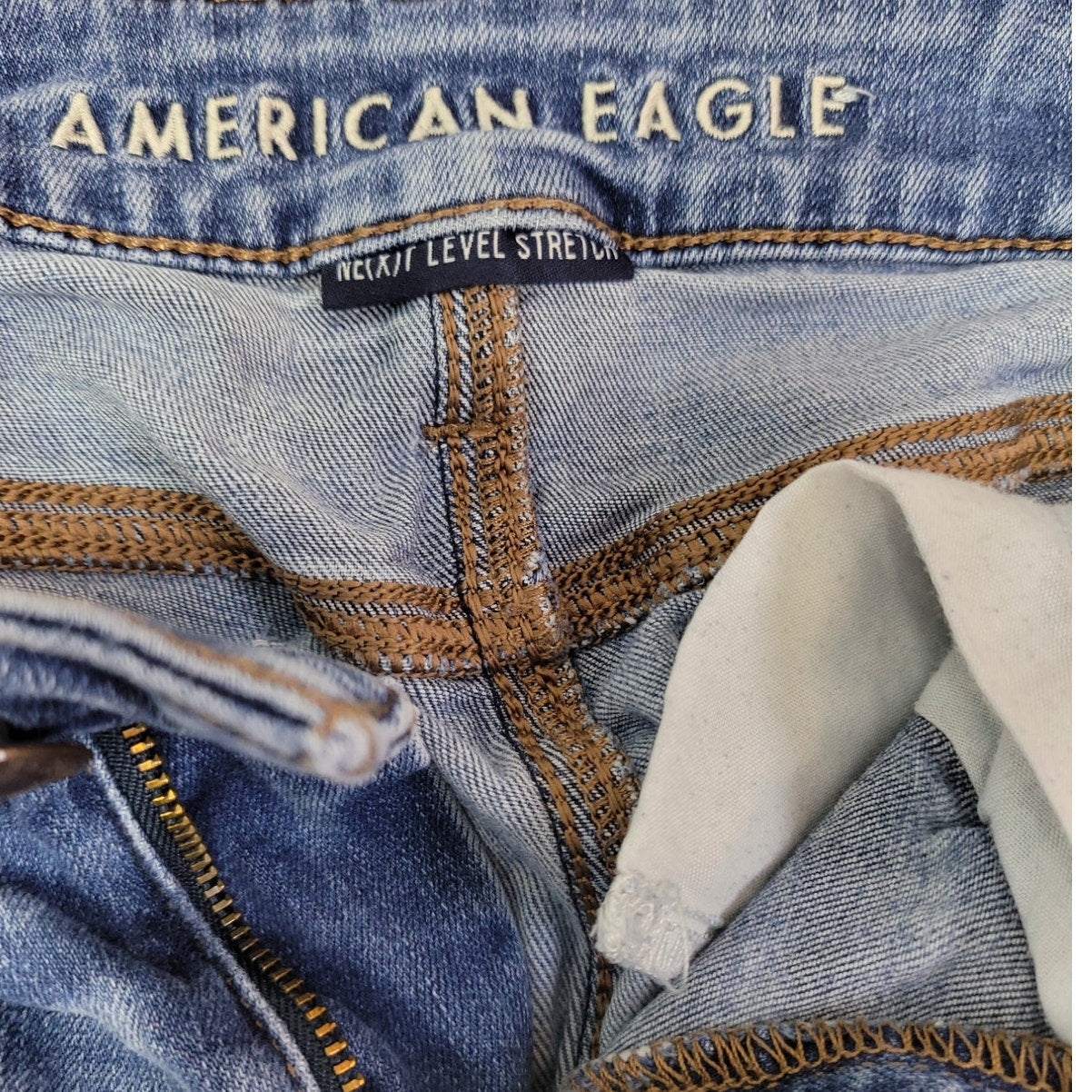 American Eagle Womens 0 Short Factory Whiskered, Faded & Distressed Denim Jeans