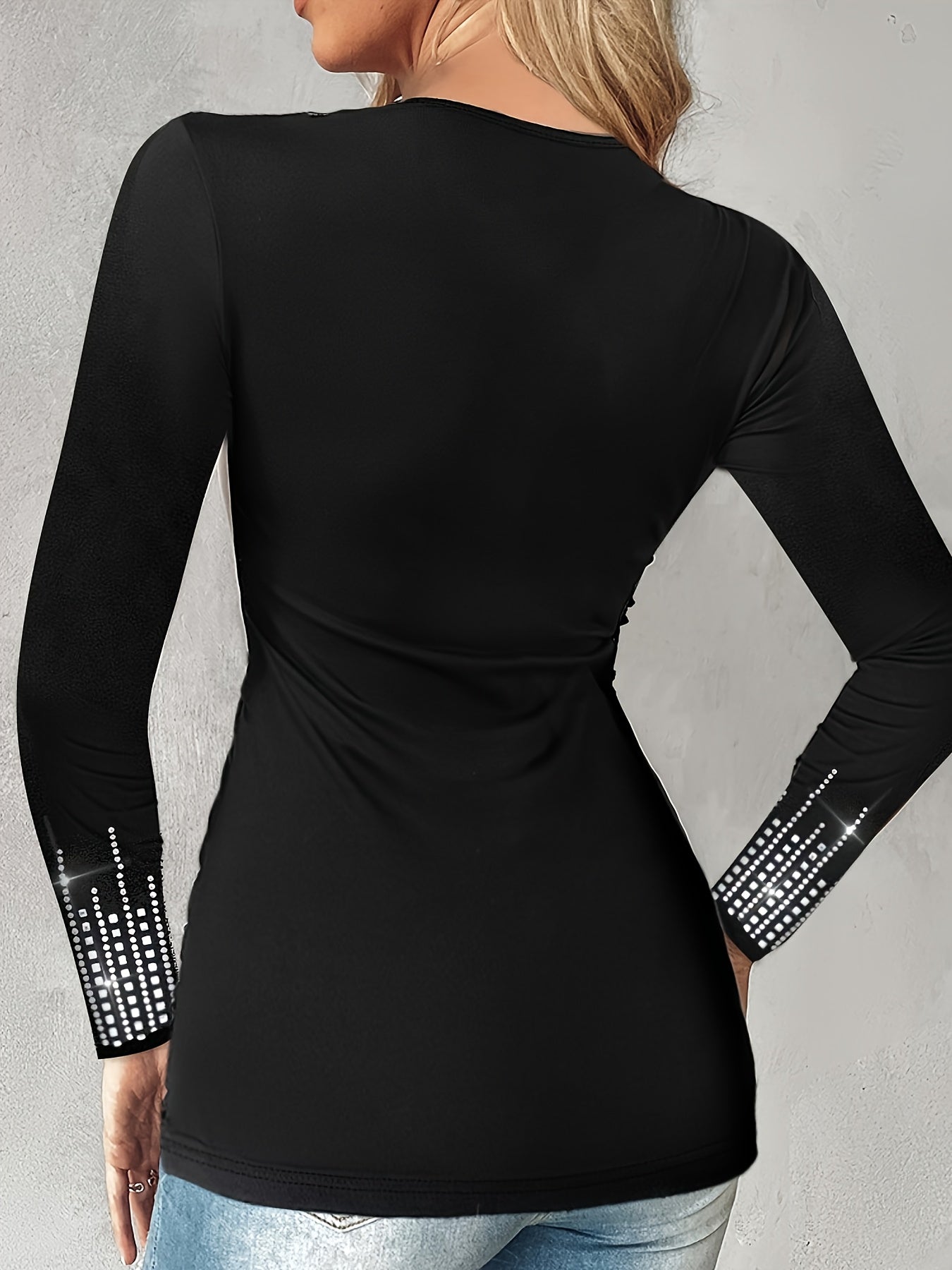 Plus Size Women's Casual Long Sleeve Top with Rhinestone Design