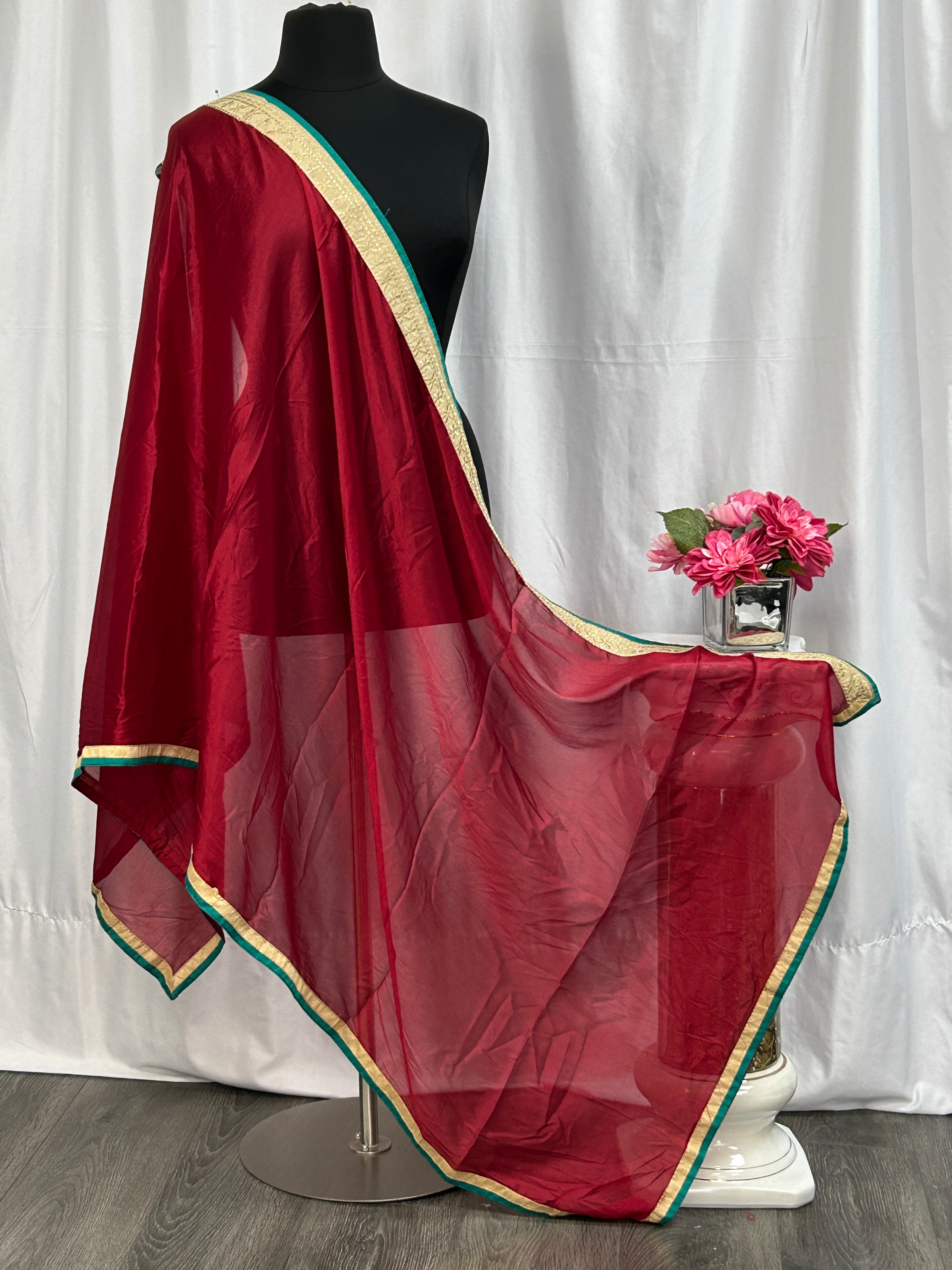 Maroon dupatta: chiffon