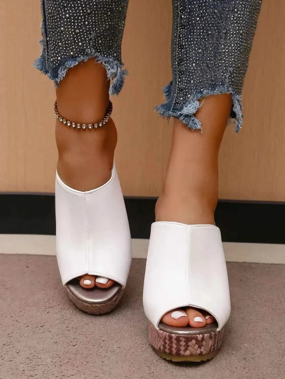 High Quality Leather : High Heel Sandals