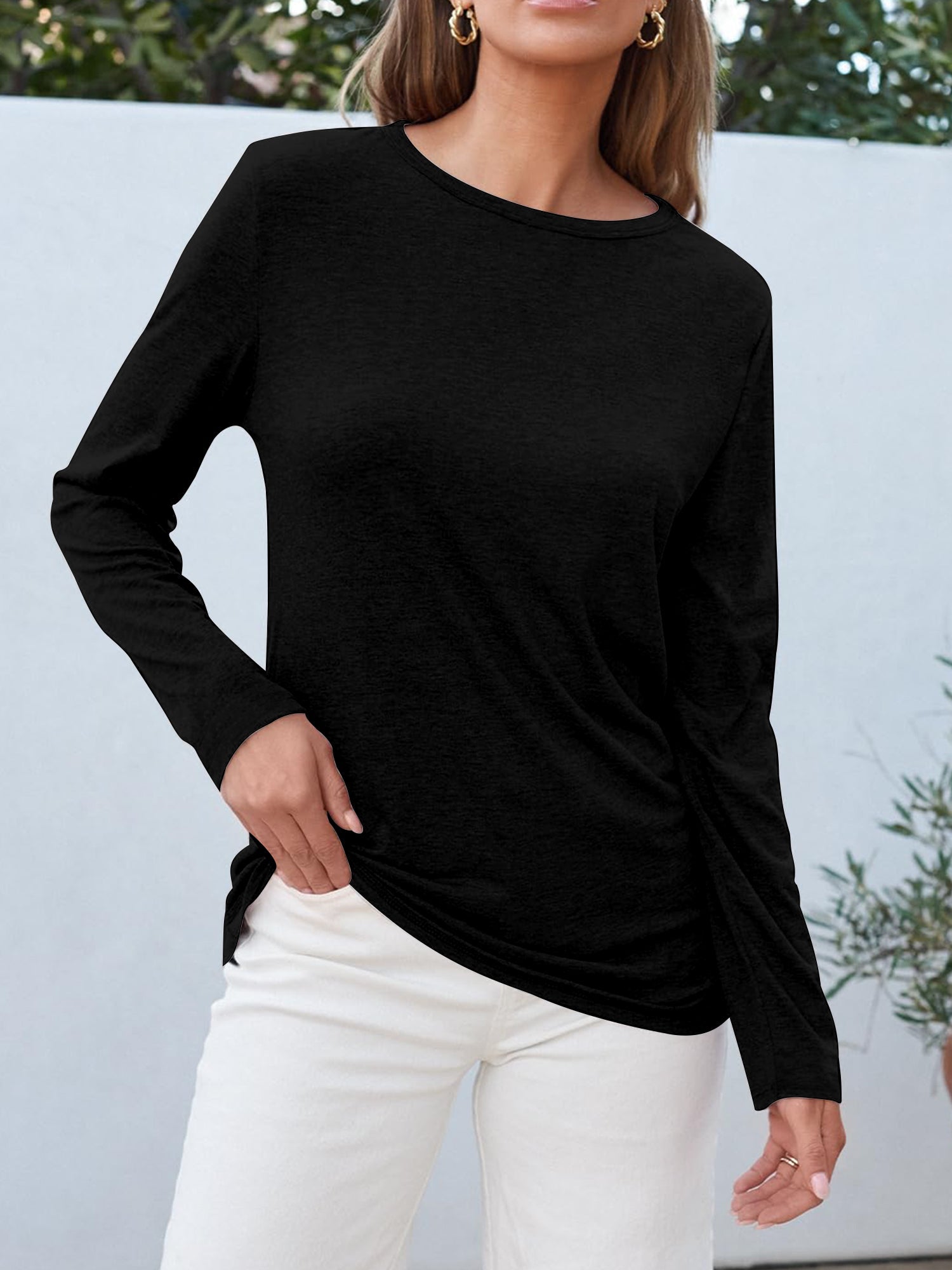 Women's Breathable Soft Stretch Round Neck Long Sleeve T-Shirt -