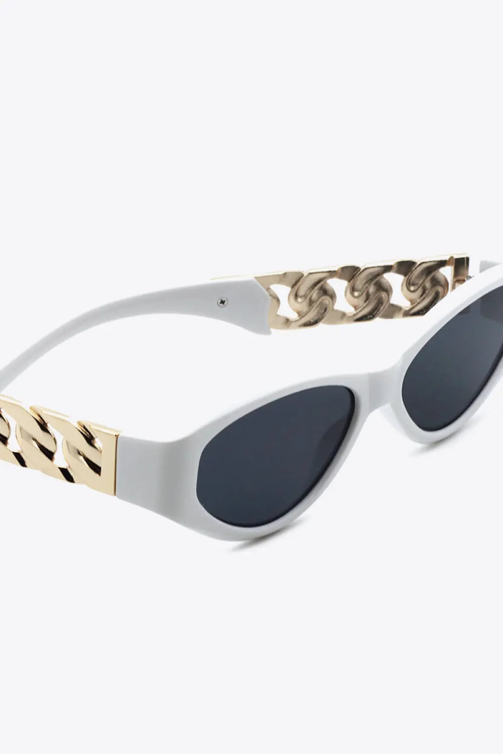 Chain Detail Cat Eye Sunglasses – UV400 Fashion Shades