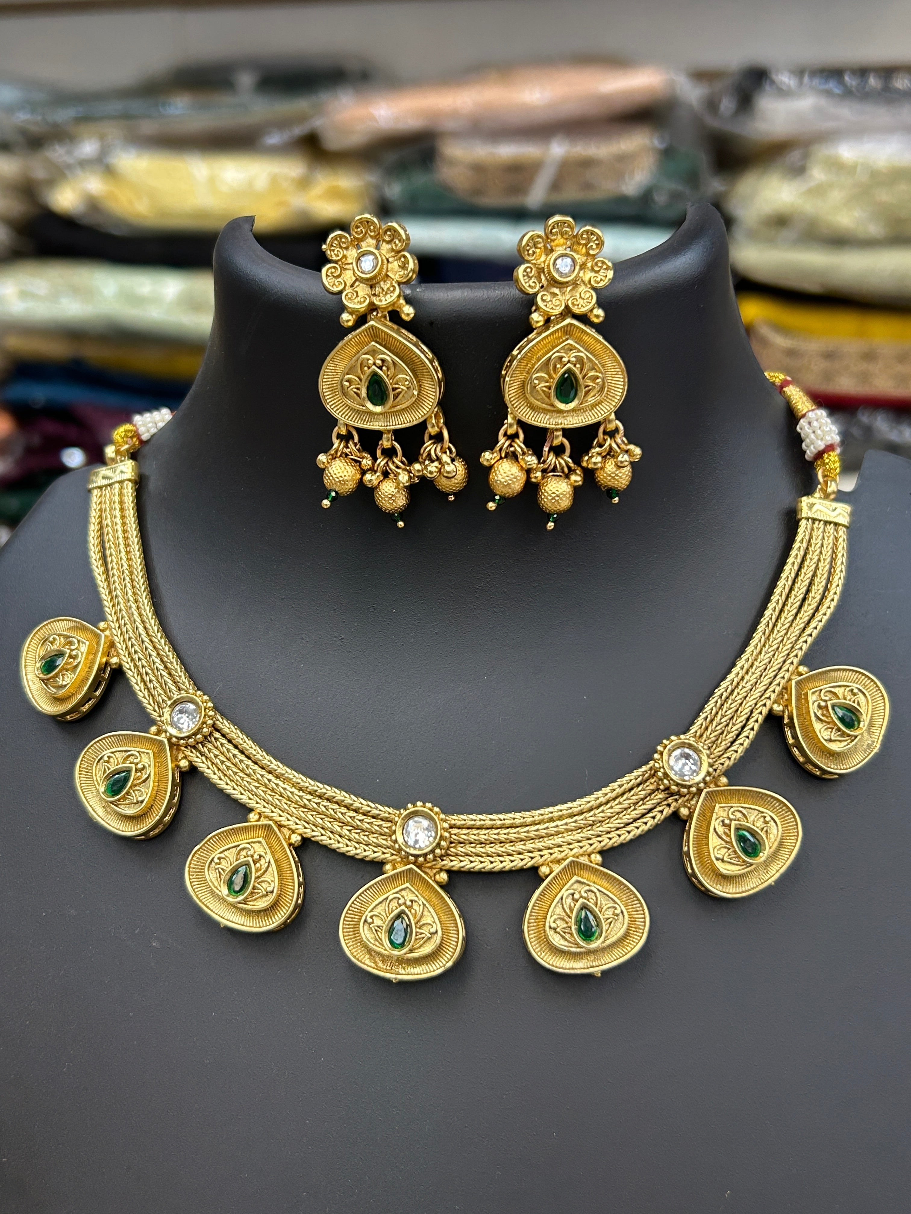 Antique gold finish necklace set