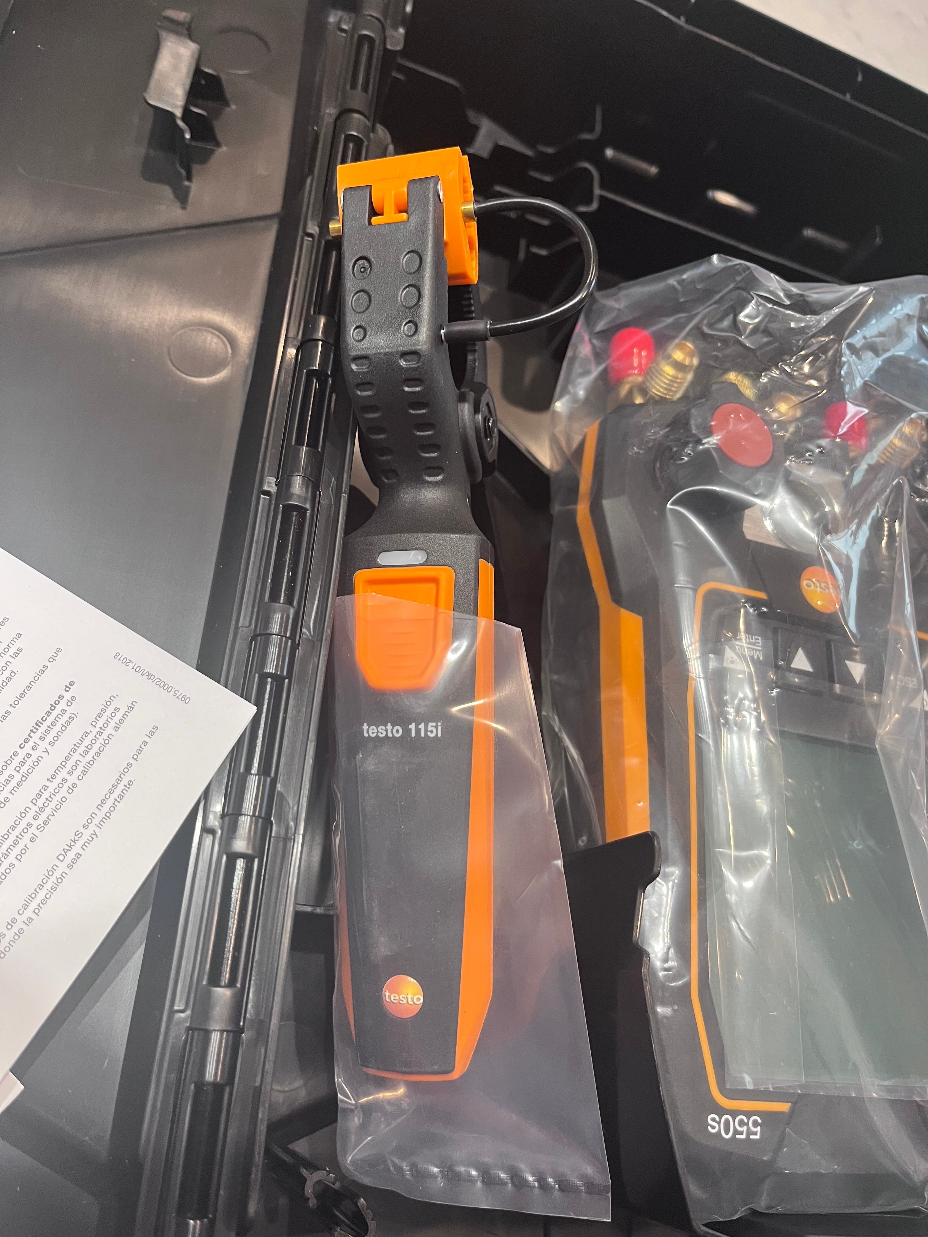 Open Box testo 550s AC Manifold Gauge Set - Manifold Gauges Hvac and Refrigeration - Incl. 2 Wired Temperature Clamp Probes - AC Recharge Kit with sup