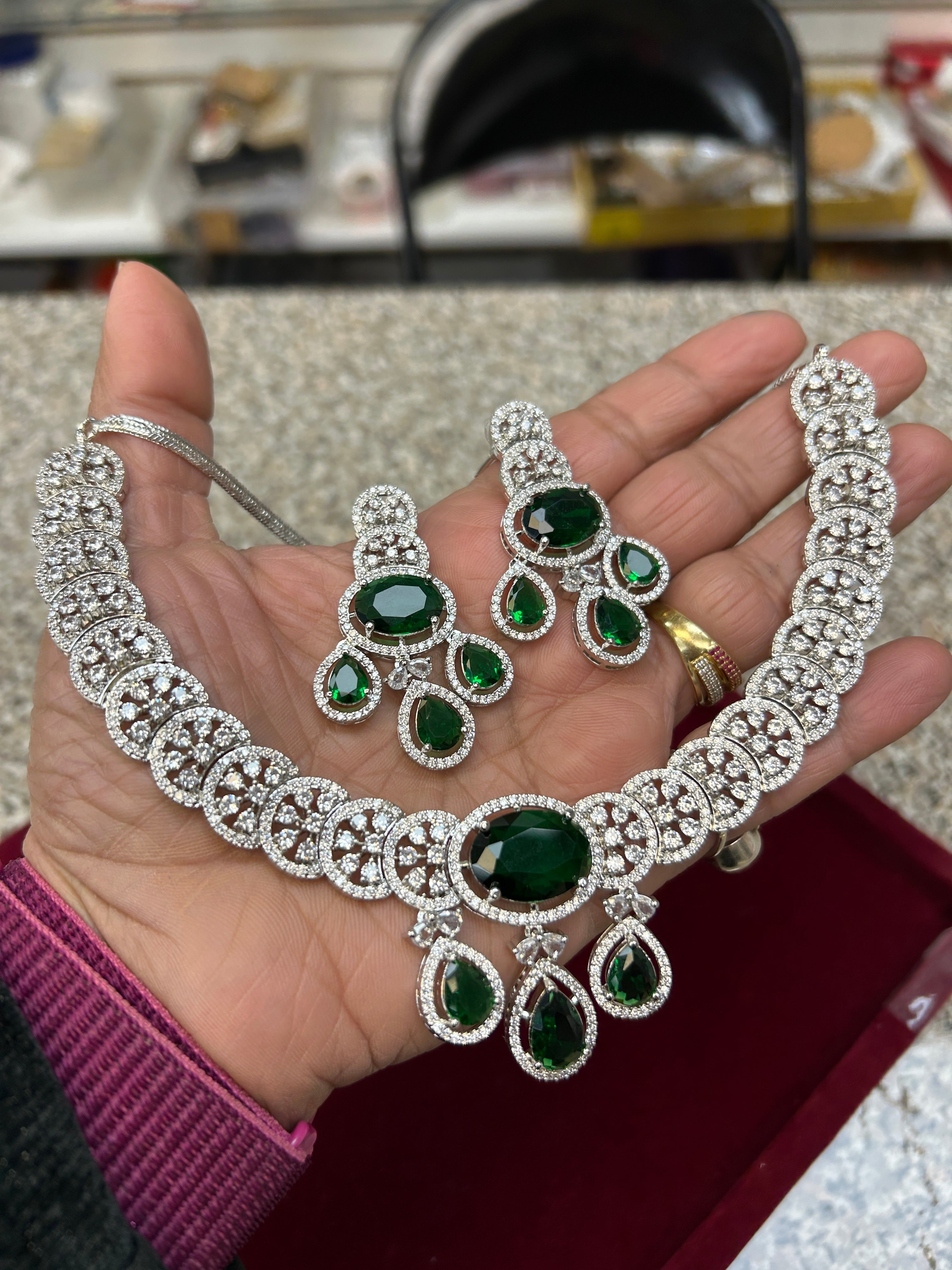 AD necklace set