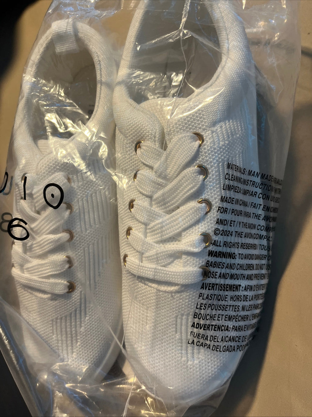 size 8 Avon Studio 1886 white tennis shoes