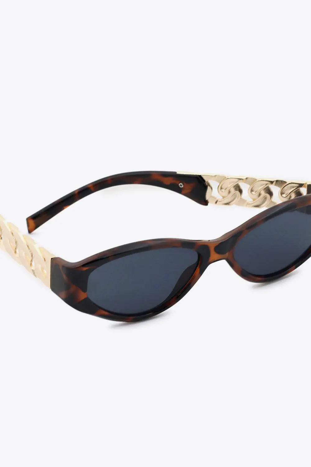 Chain Detail Cat Eye Sunglasses – UV400 Fashion Shades