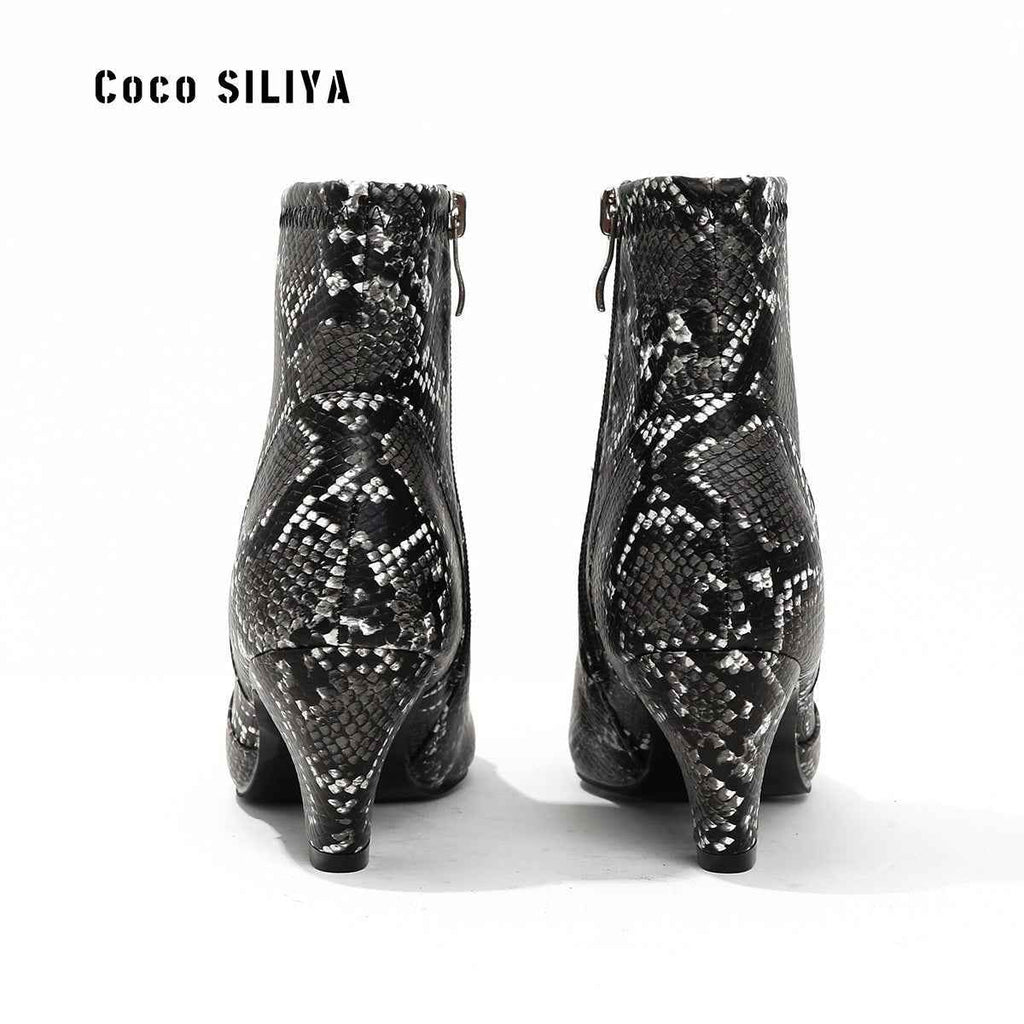 Elegant Large Pointed Toe : Thick Heel Boots
