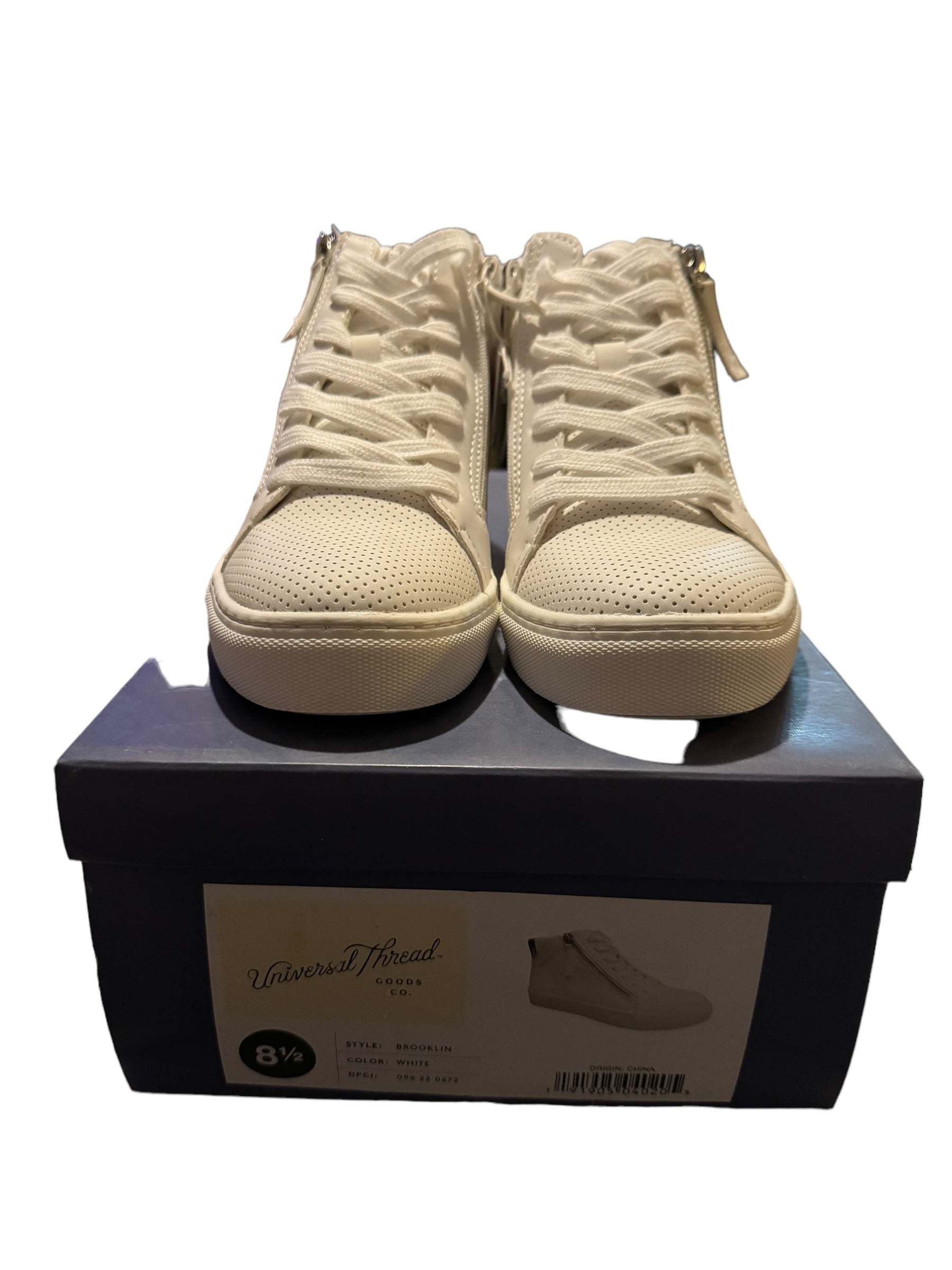 Universal Thread Brooklyn Lace Up Sneakers NEW Size 8.5 White