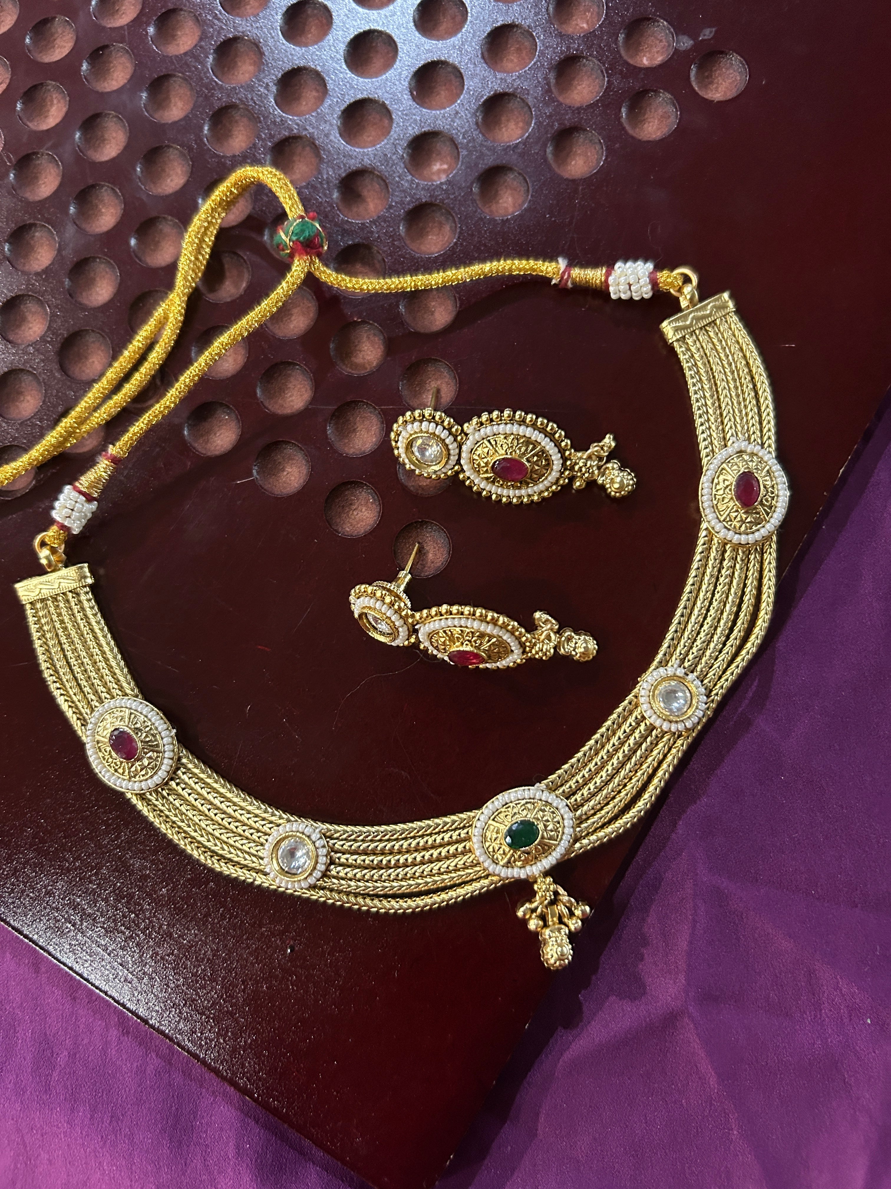 Matt gold necklace set