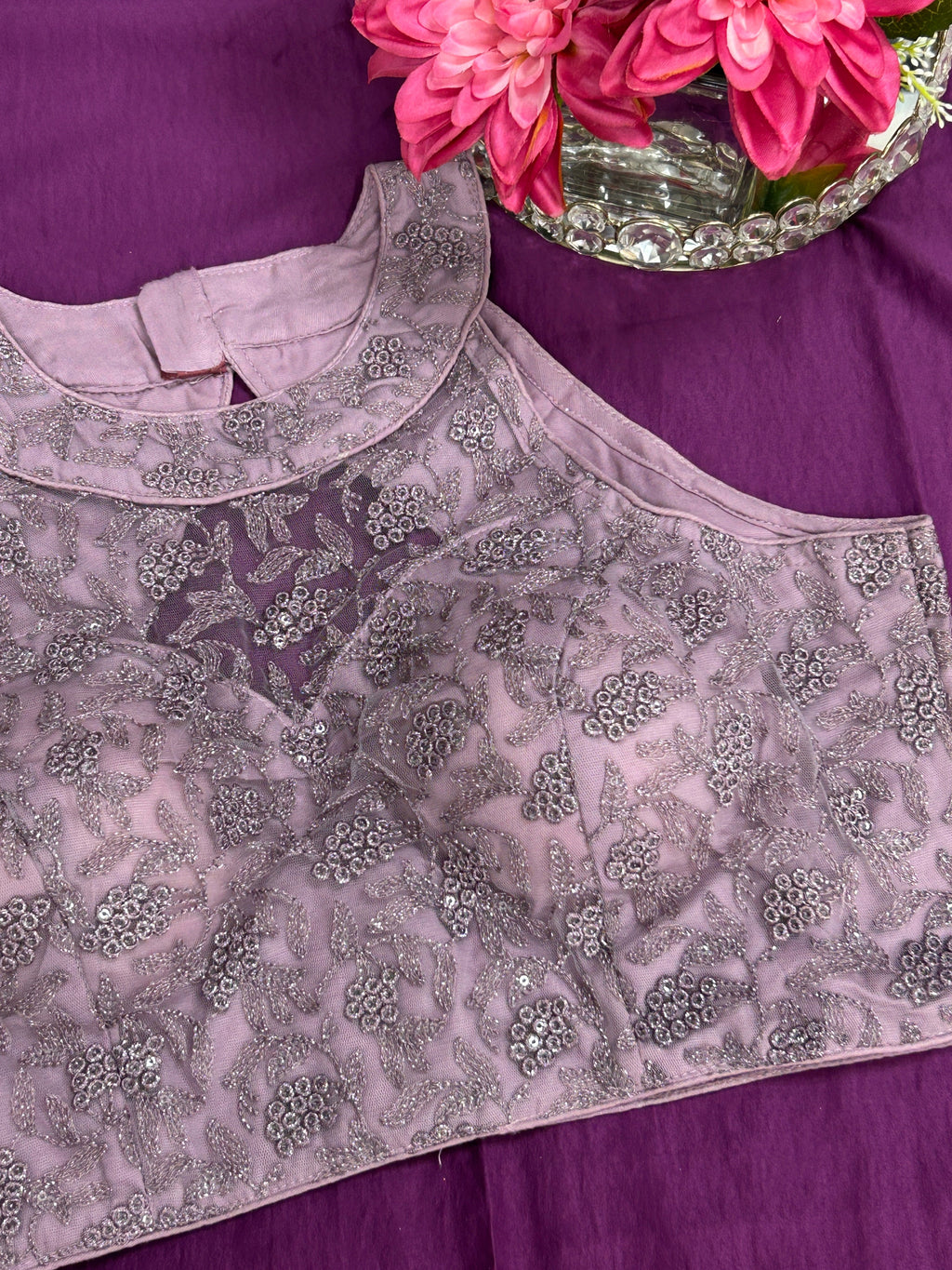 Onion pink : Halter neck embroidered blouse