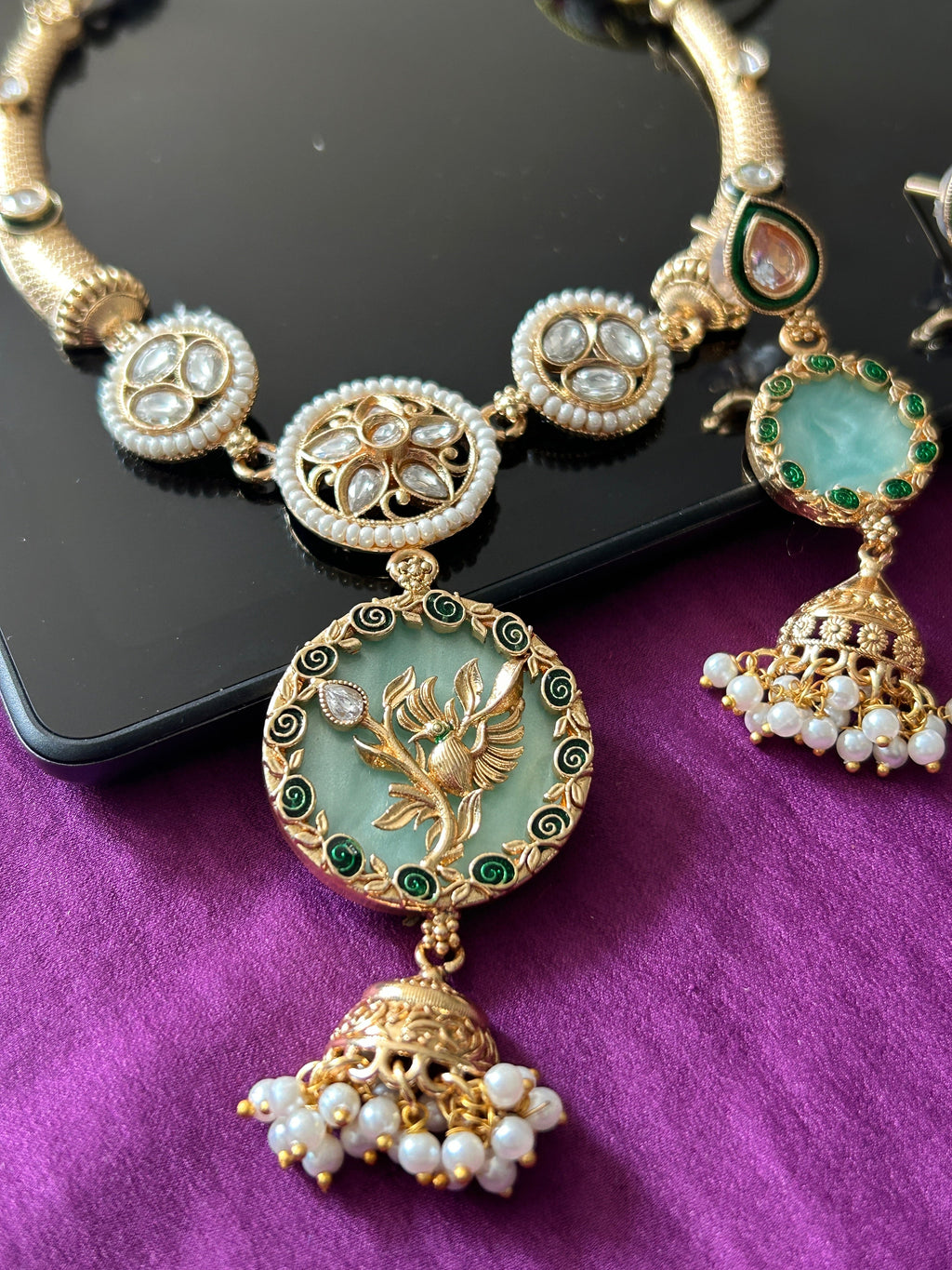 Light green necklace set