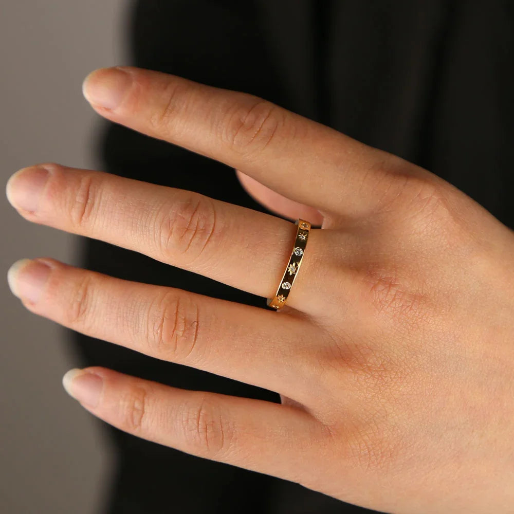 Gold color band ring for women starburst cz design simple classic fashion jewelry