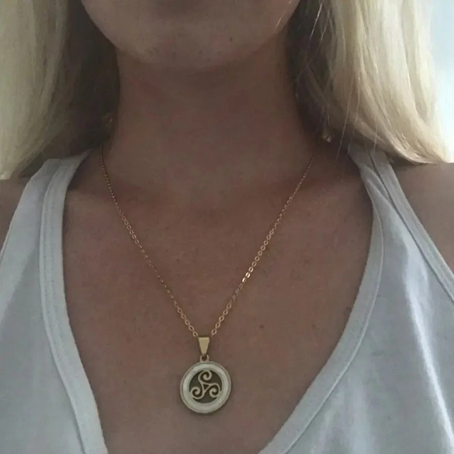 Fiona Pendant Necklace - Great Gift Idea