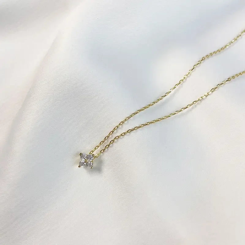 LUX 925 Sterling Silver Clover Pendant Necklace