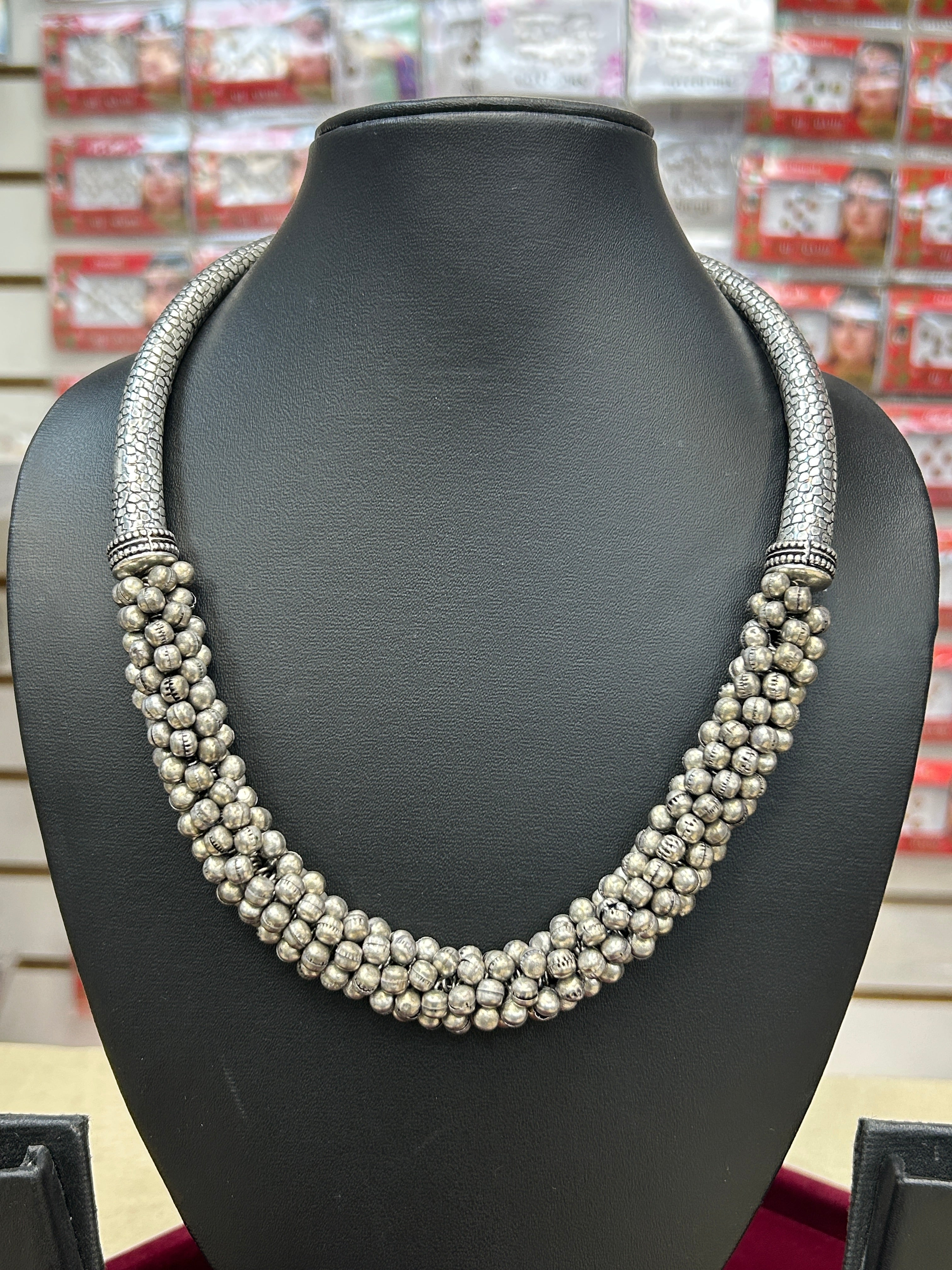 Oxidized hasuli necklace