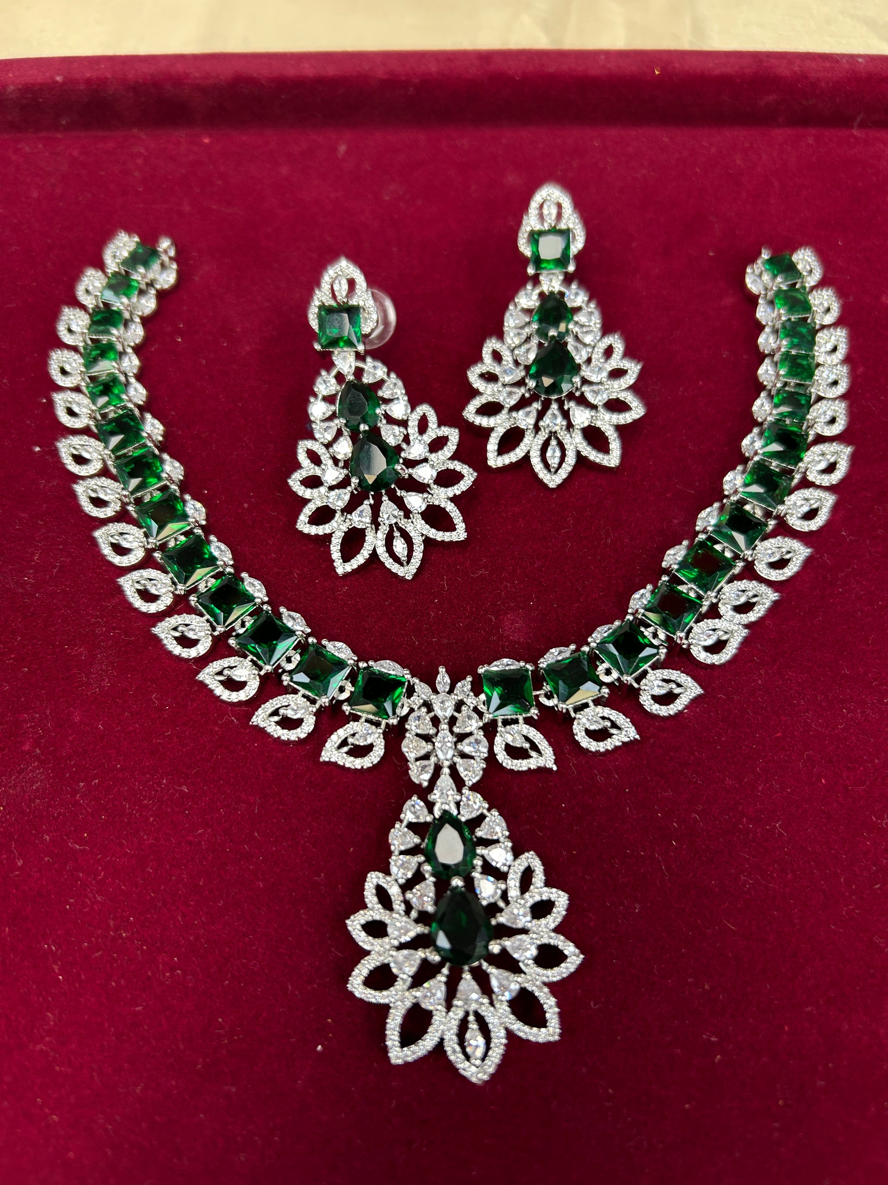 Statement necklace set