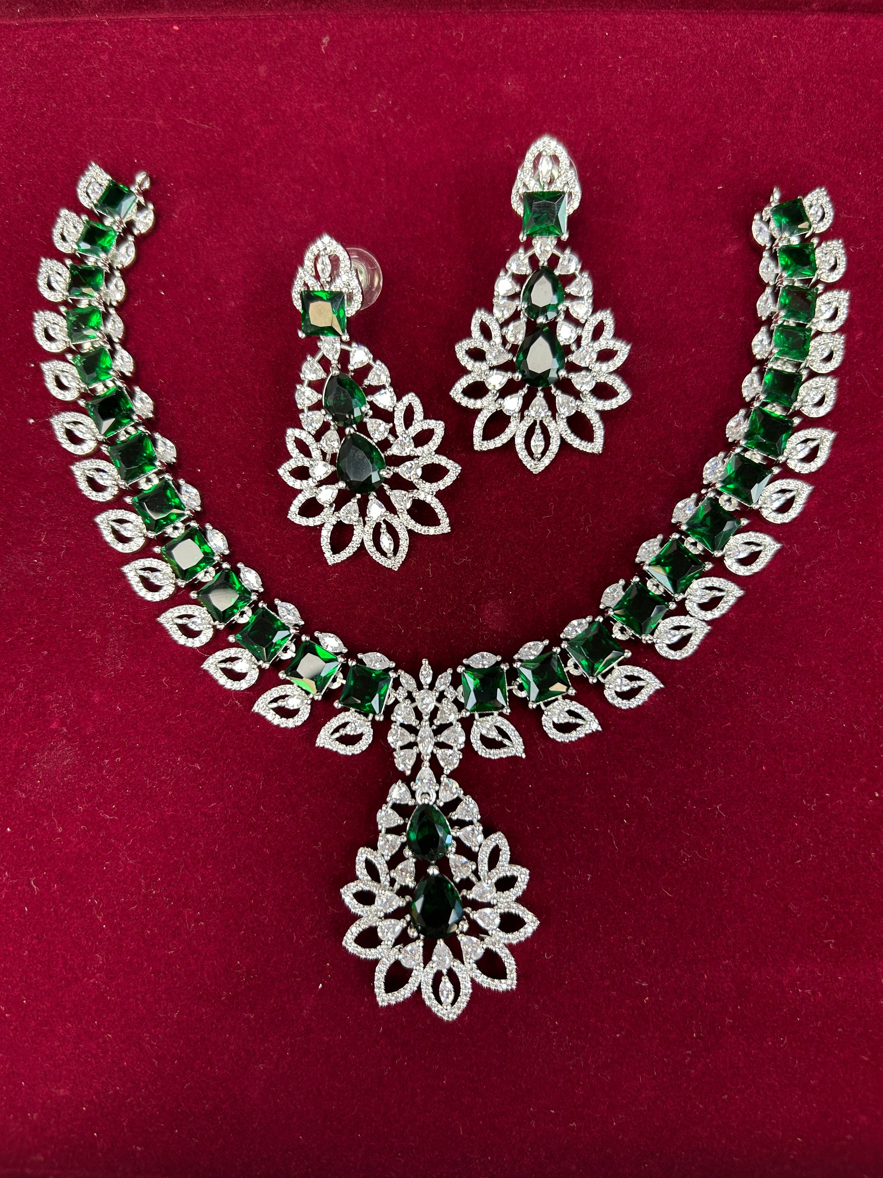 Statement necklace set