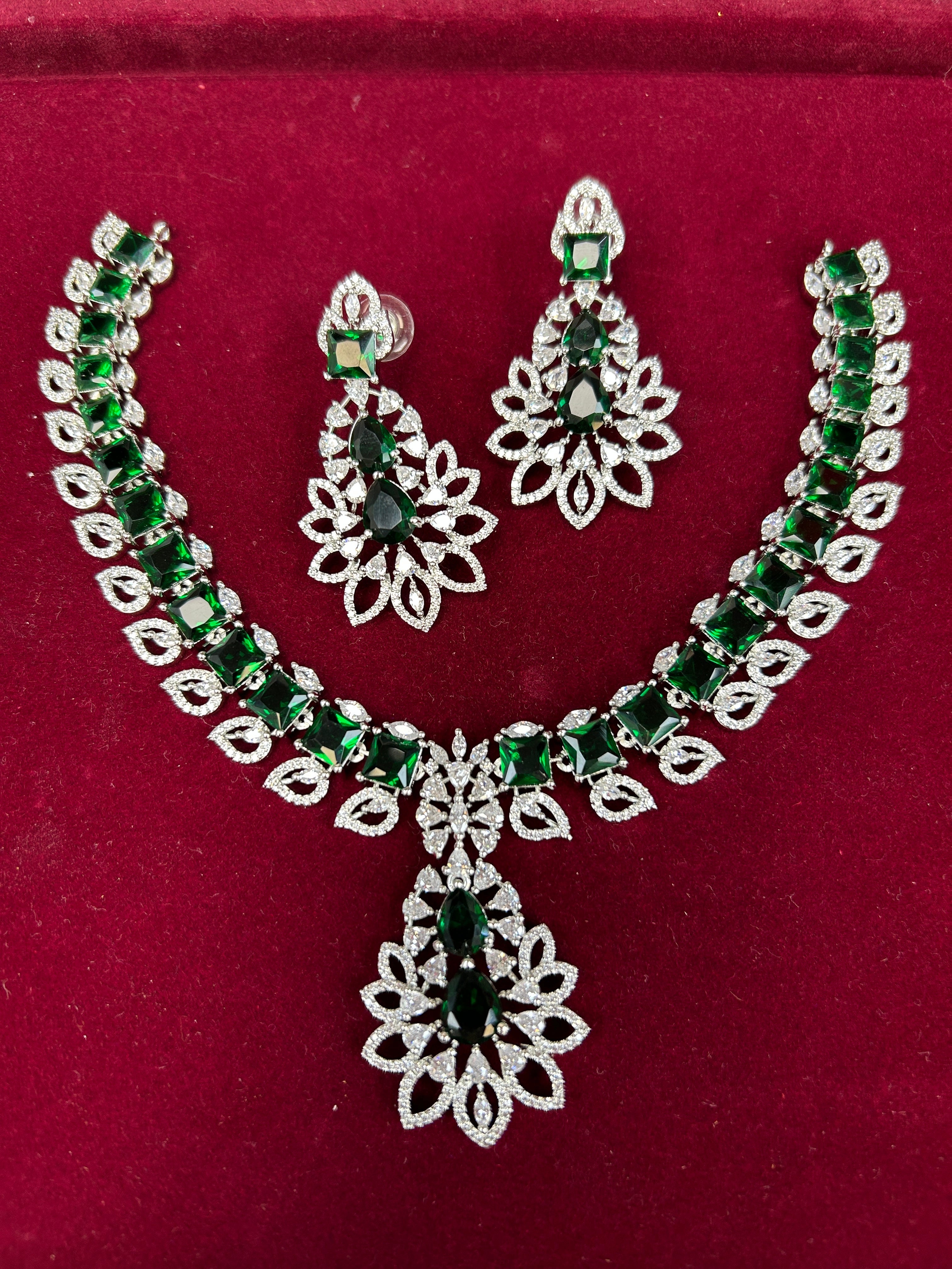 Statement necklace set
