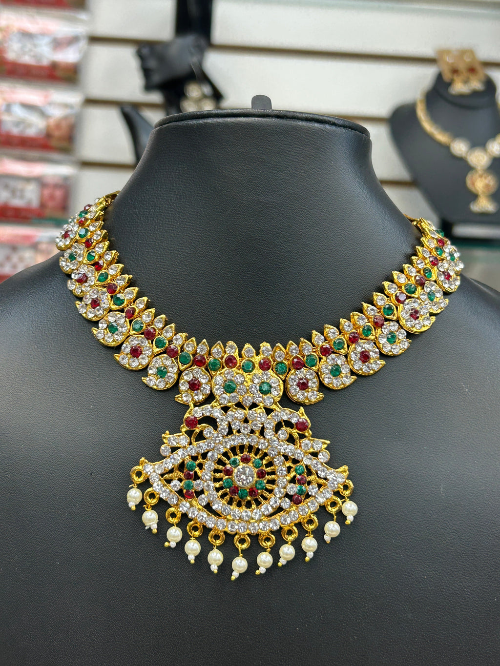 Short necklace