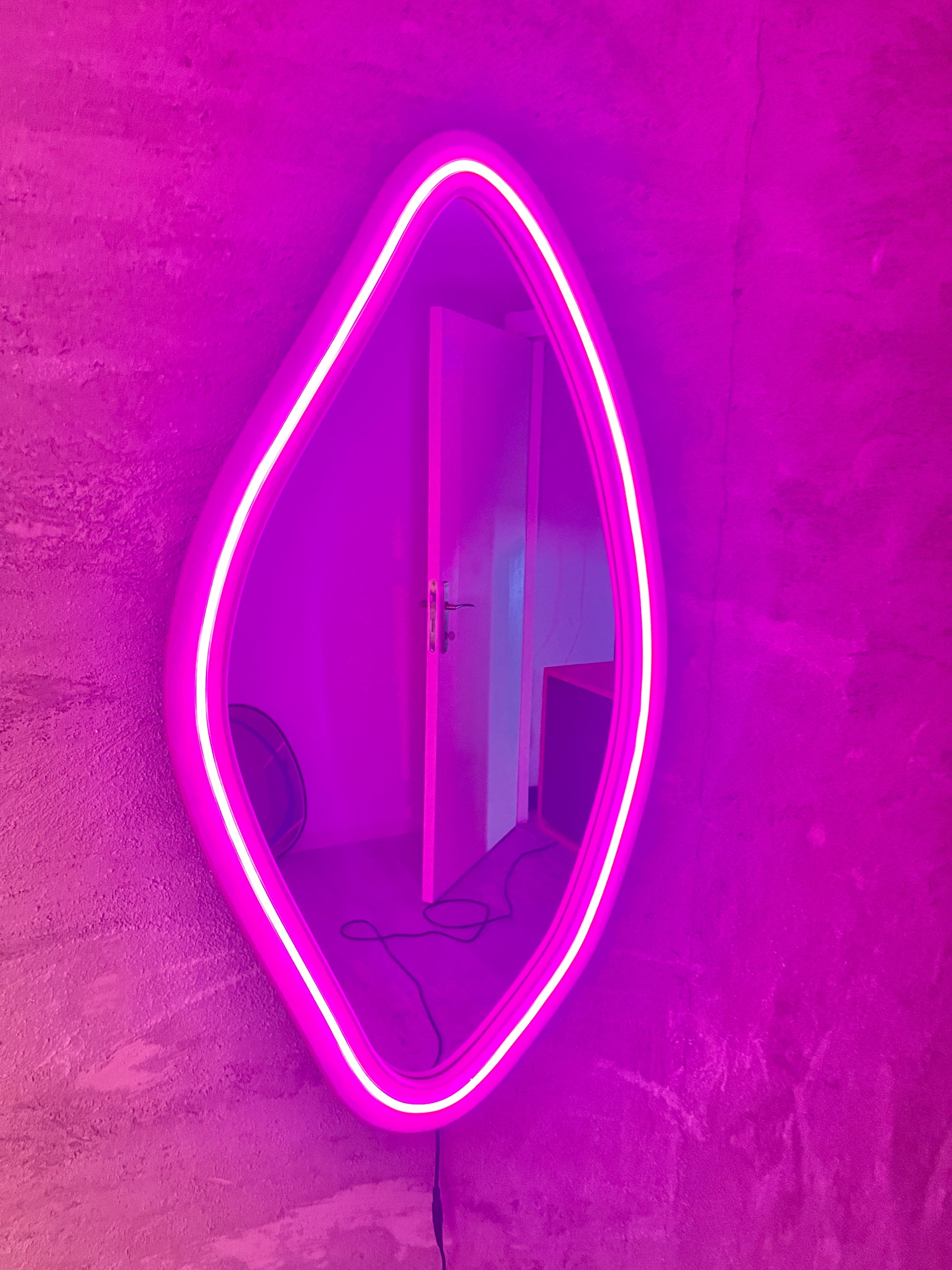 Neon LED Wavy Wall Mirror – Modern Irregular Shape MDF Frame Mirror | Decorative Accent for Bedroom & Living Room