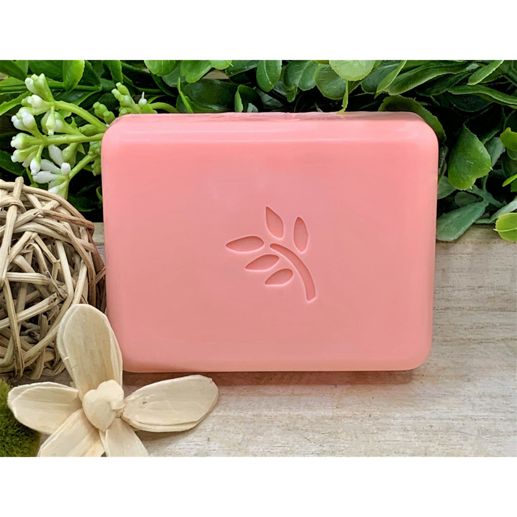 White Tea and Ginger Scented Artisian Bar of Soap with Shea Butter, Mango Butter and Coco Butter