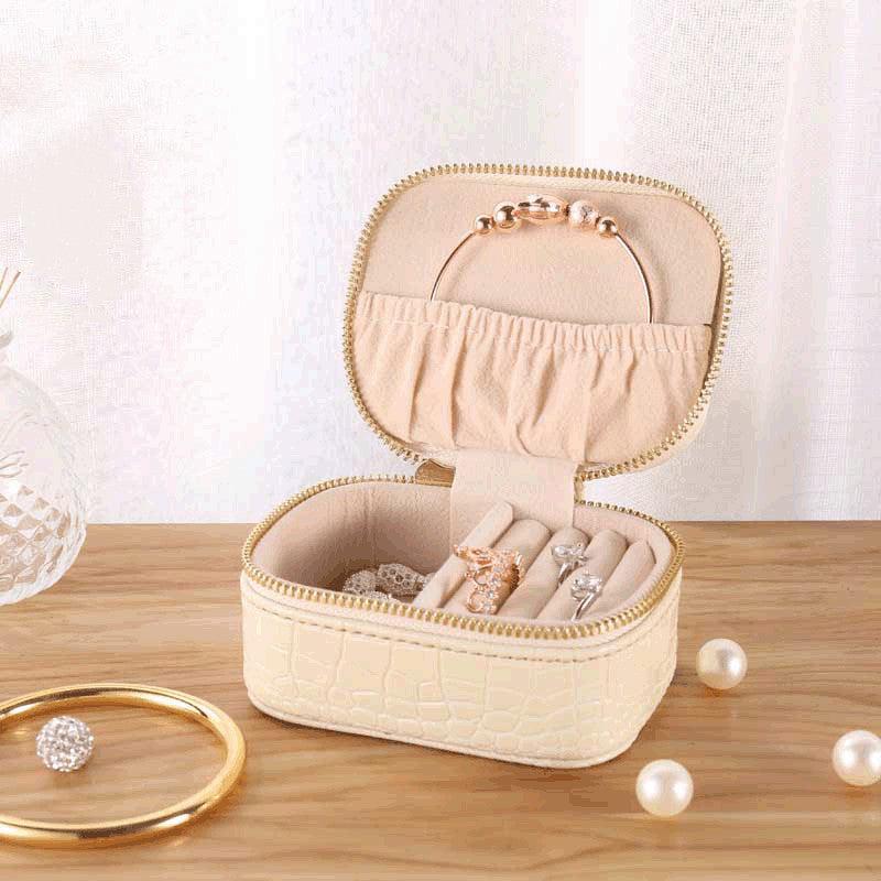 PEARL POUCH