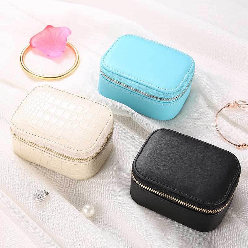 PEARL POUCH