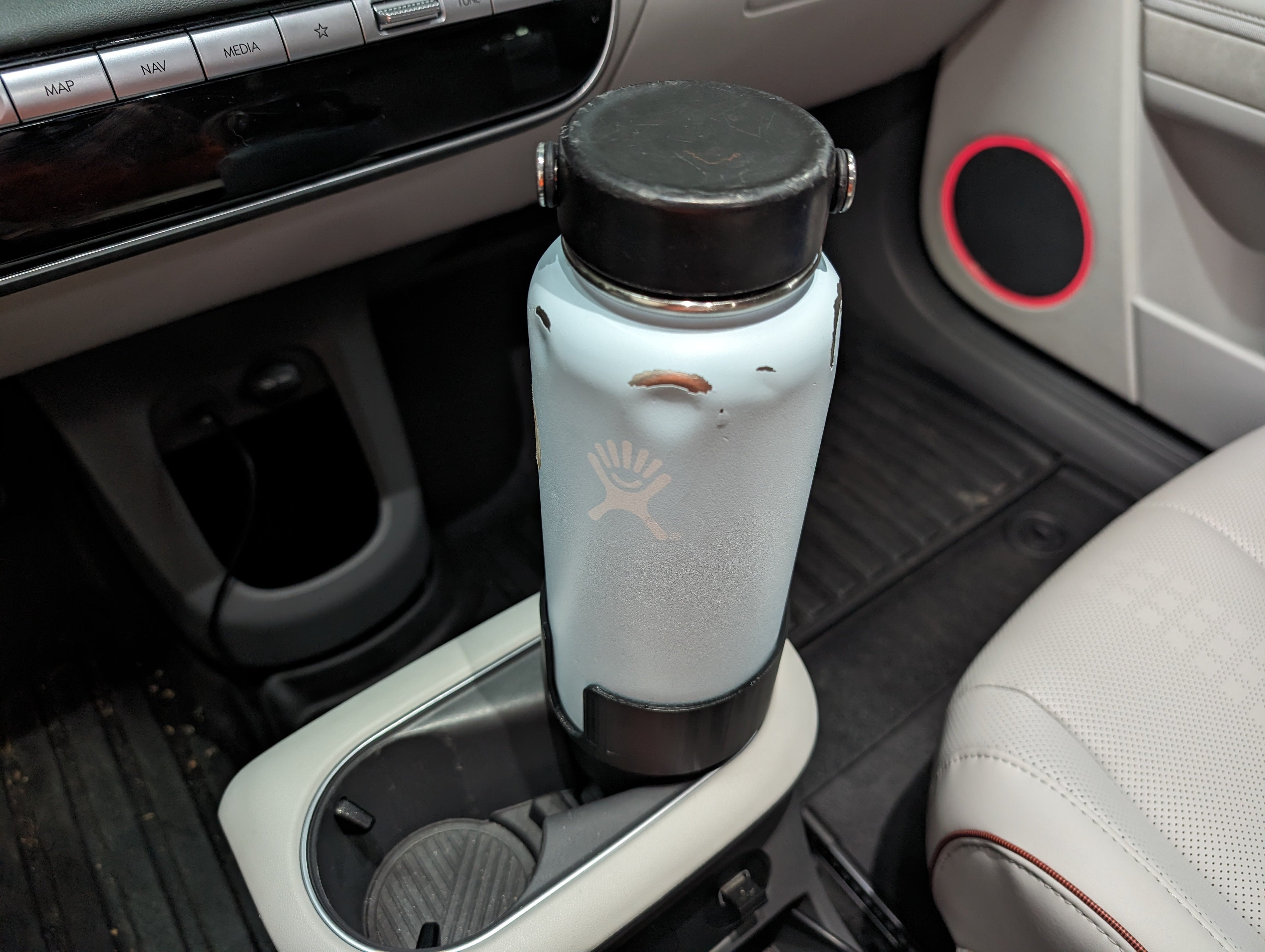 Ioniq 5 Front Cup Holder Expander