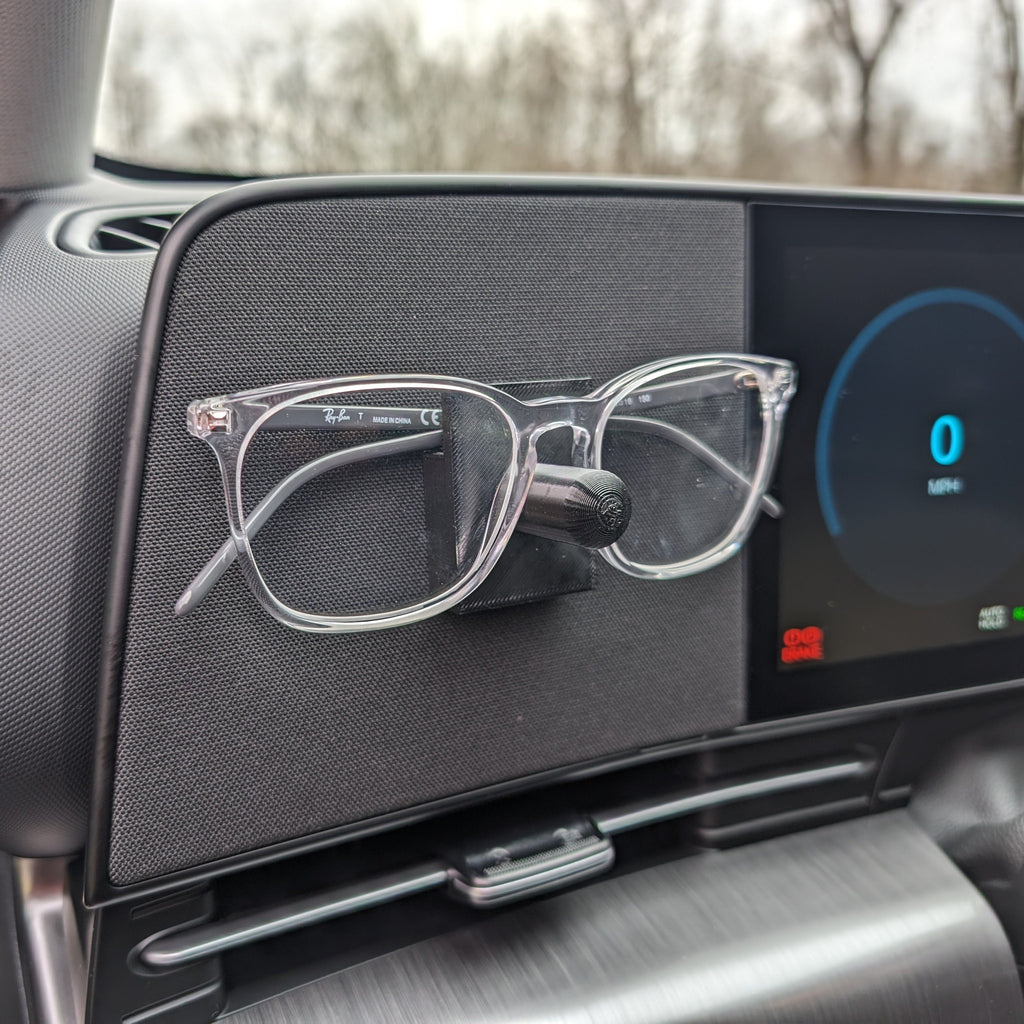Kona/Tucson/Santa Fe/Sontata/Santa Cruz Magnetic Glasses Holder