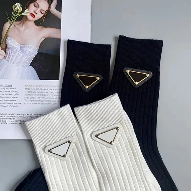 Iron Triangle Label Socks P Brand Designer Sock Europe Letter Luxury Socks Cotton Sexy Warm Personality Fashion Black White