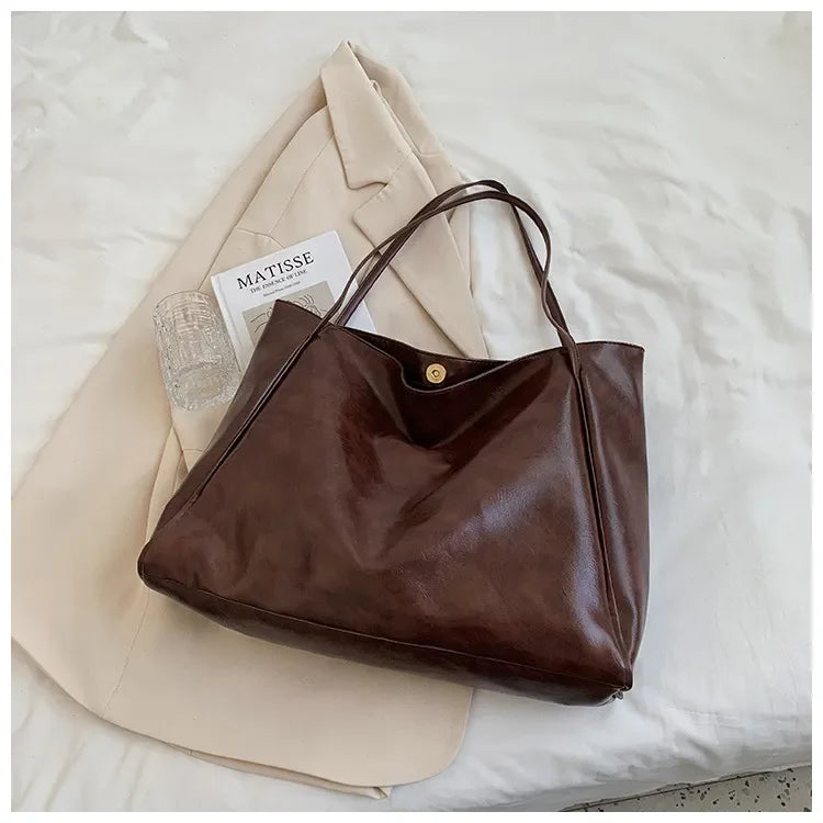 Carrie LUX Shopper