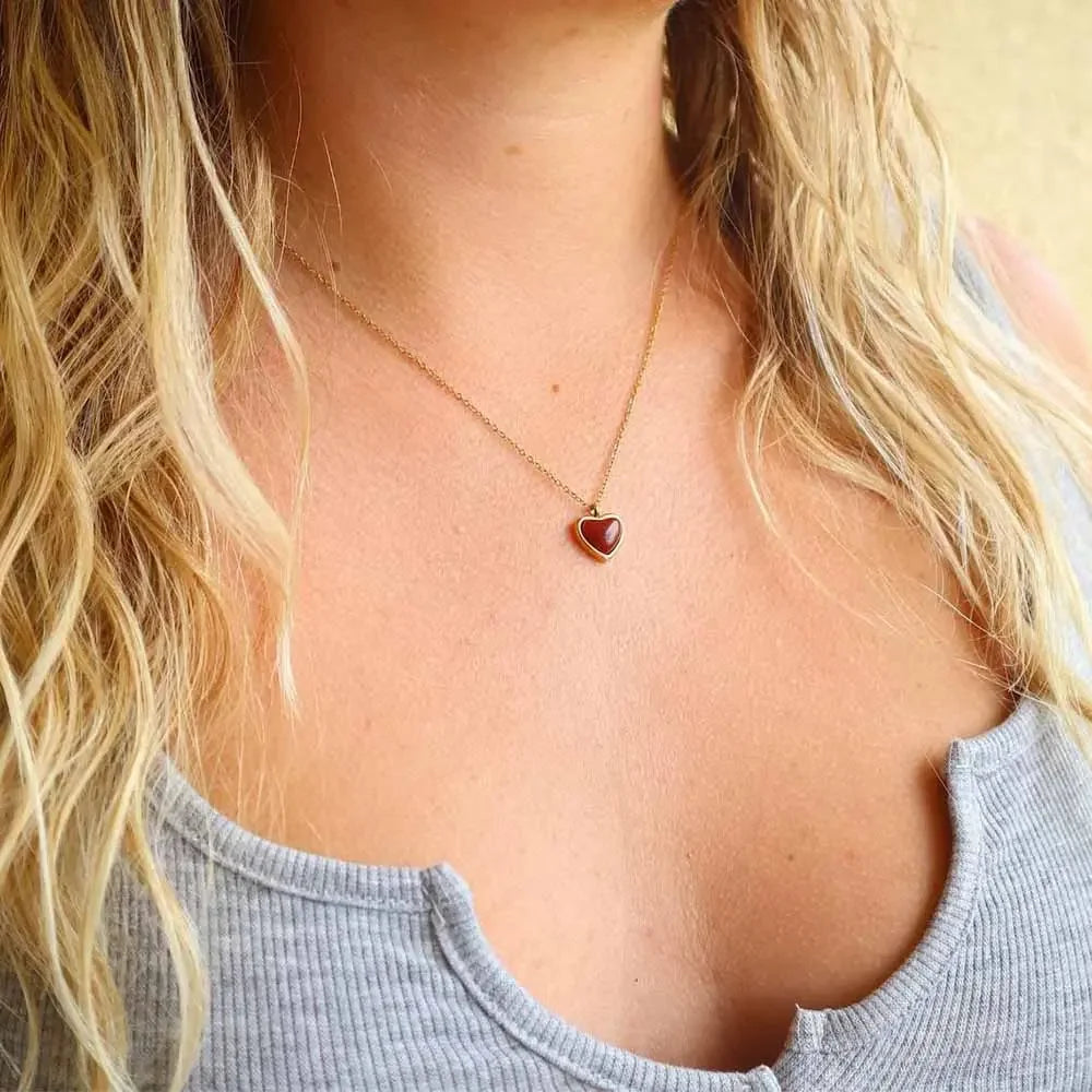 Carnelian Crystal Heart Necklace Raw Stone Healing Crystals Dainty Heart Gemstone Pendant Necklace Anniversary Birthday Gift