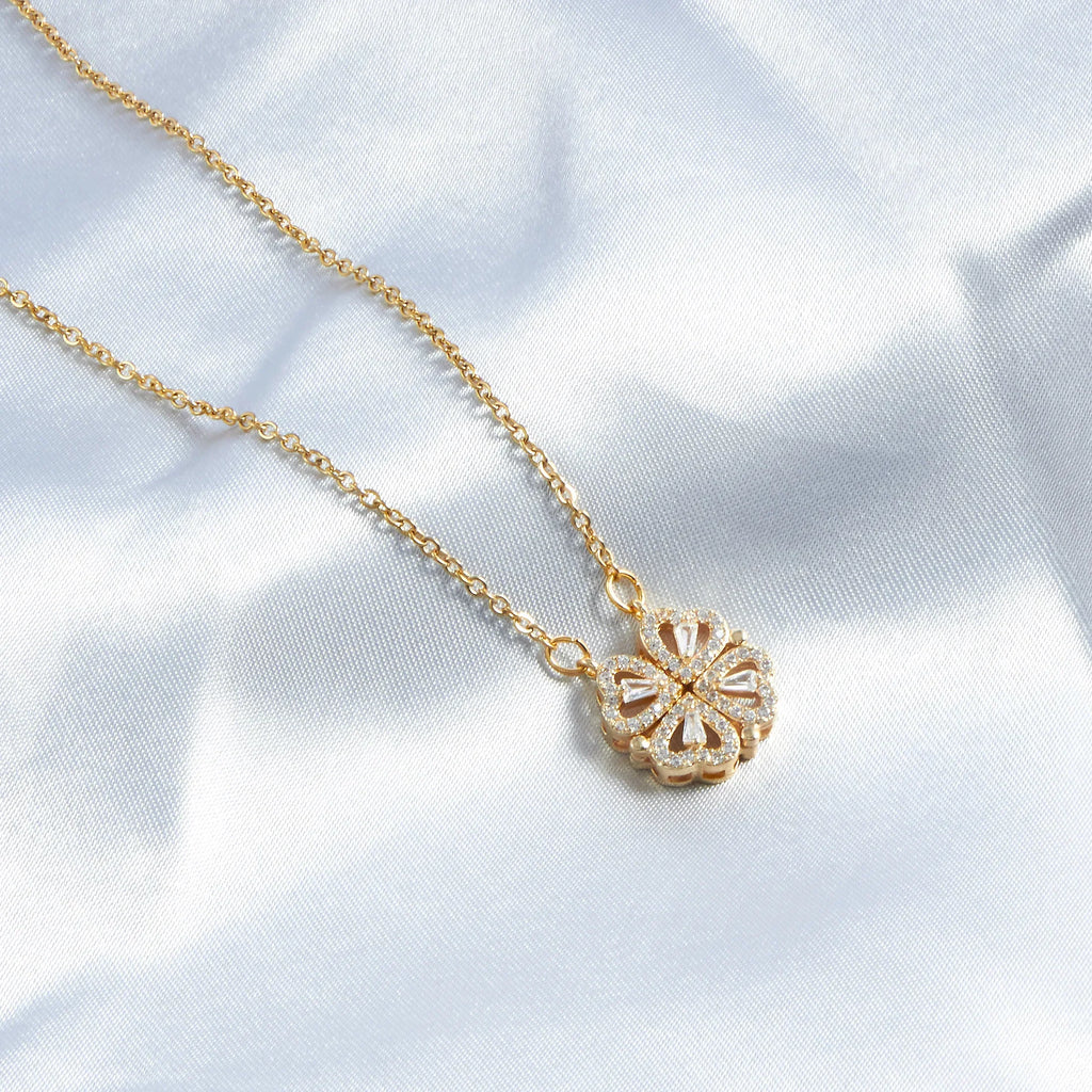 One Four-leaf clover lady small crowd necklace pendant titanium steel necklace lady jewelry