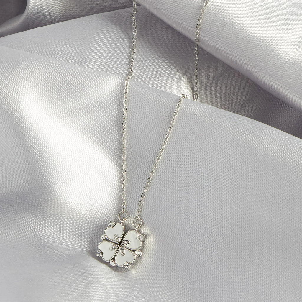 One Four-leaf clover lady small crowd necklace pendant titanium steel necklace lady jewelry