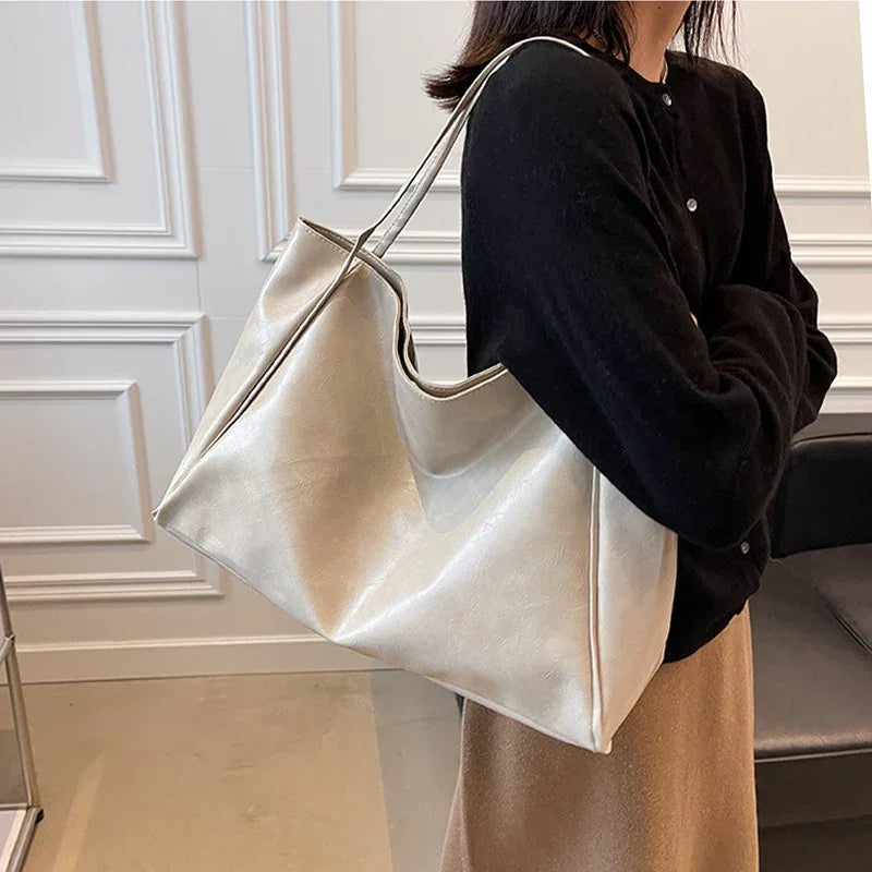 Carrie LUX Shopper