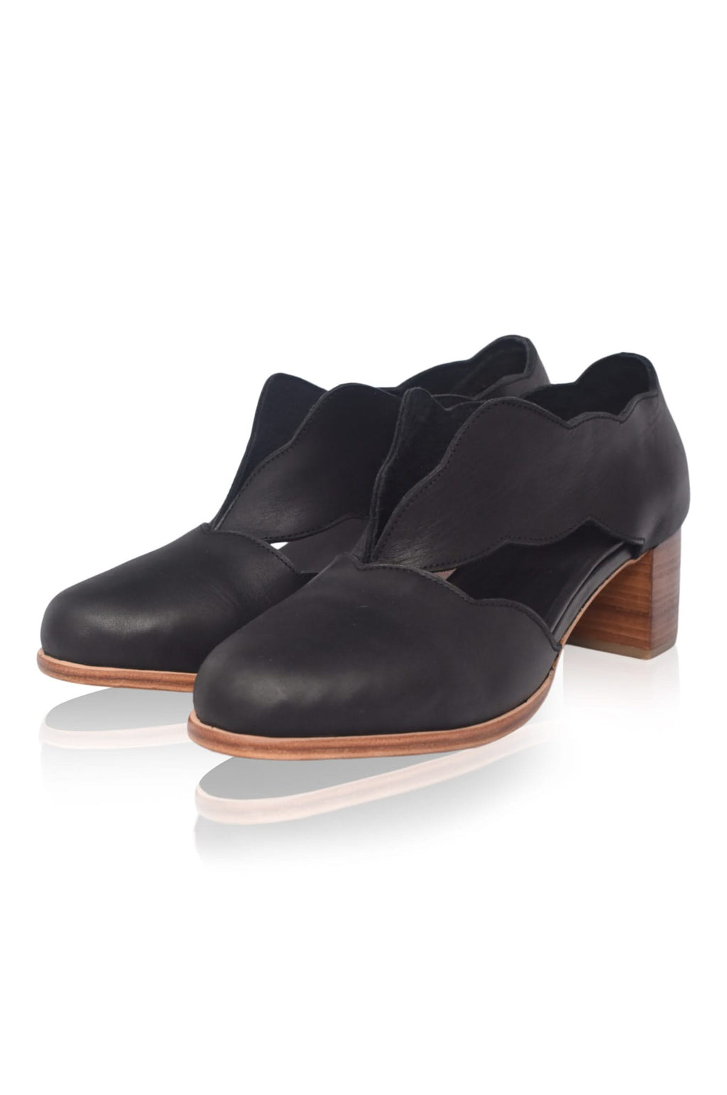 Chic Square Toe Boots: Fashionable Footwear with Block Heel Shoes