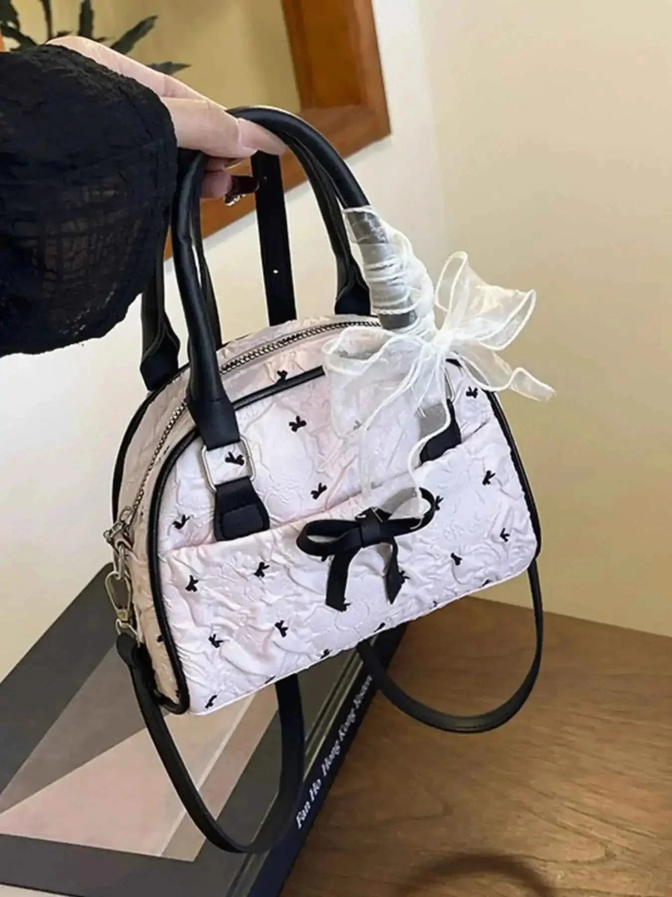 Chic Ruched Bow : Crossbody Bag