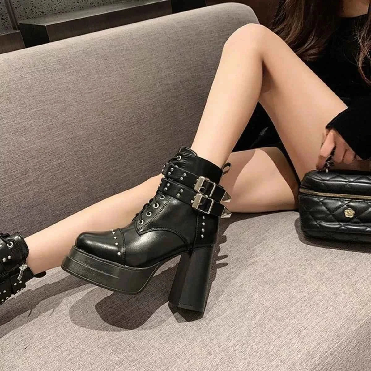 Elegant Round Toe Block : Heels Boots